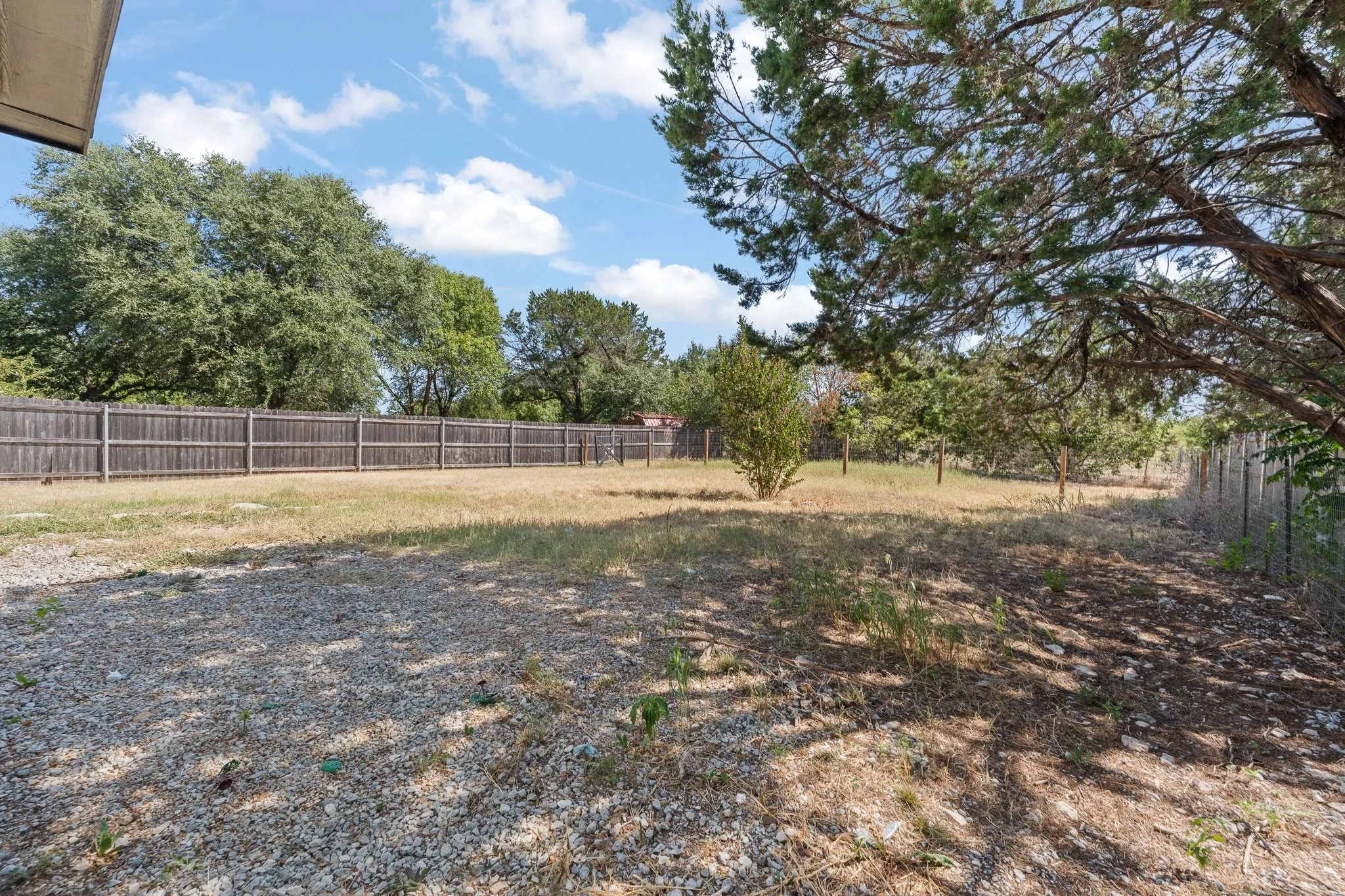 Single Family Residence For Sale in Johnson County , 9405 Hilltop Street, Rio Vista, Texas 76093, 4 Bedroom, 4 Bathroom, Garage spaces, 2,896 Sqft, built in 2020, mls#21363812, Real Estate Agent in Rio Vista, Homes For Sale in Johnson county, Homes For Sale in Rio Vista, Realtor in Rio Vista Texas, Real Estate Brokerage Independent Realty Texas, Luminita Cordes Realtor