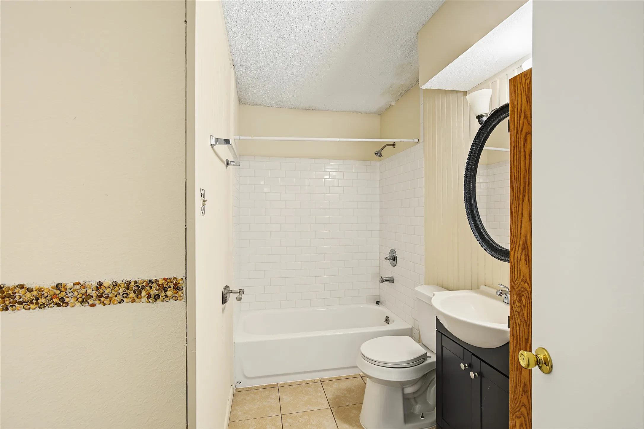 Single Family Residence For Sale in Tarrant County , 125 Allencrest Drive, White Settlement, Texas 76108, 3 Bedroom, 2 Bathroom, 2 Garage spaces, 1,424 Sqft, built in 1984, mls#21363026, Real Estate Agent in White Settlement, Homes For Sale in Tarrant county, Homes For Sale in White Settlement, Realtor in White Settlement Texas, Real Estate Brokerage Independent Realty Texas, Luminita Cordes Realtor