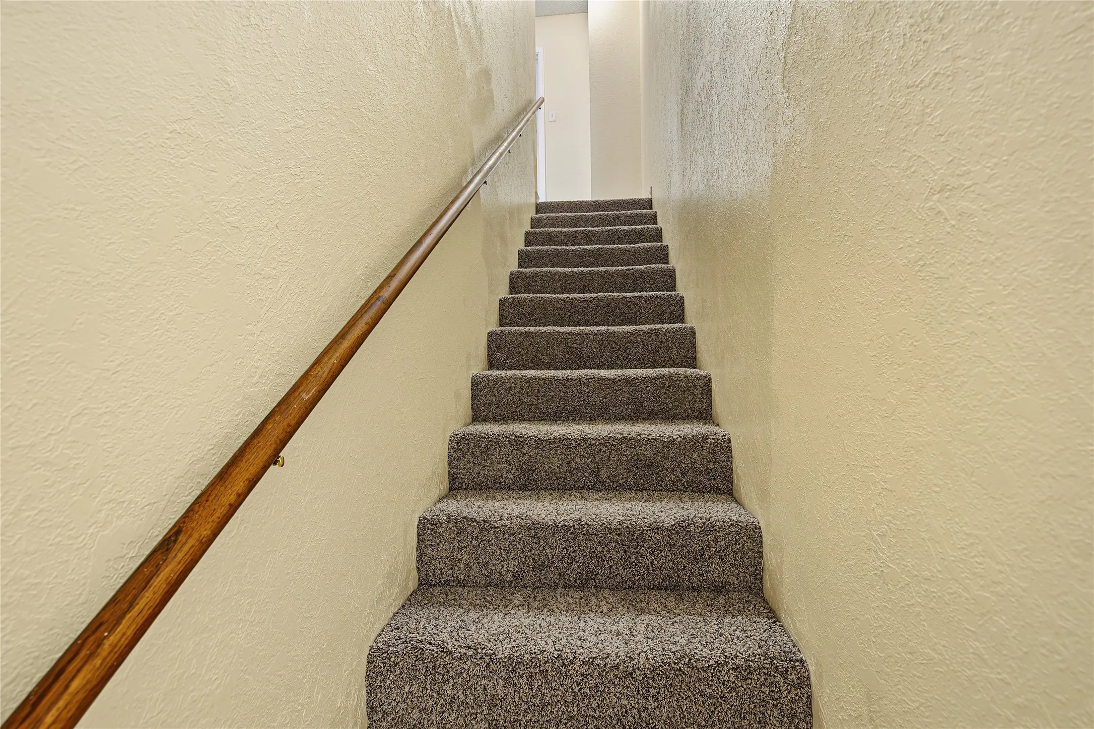 Single Family Residence For Sale in Tarrant County , 125 Allencrest Drive, White Settlement, Texas 76108, 3 Bedroom, 2 Bathroom, 2 Garage spaces, 1,424 Sqft, built in 1984, mls#21363026, Real Estate Agent in White Settlement, Homes For Sale in Tarrant county, Homes For Sale in White Settlement, Realtor in White Settlement Texas, Real Estate Brokerage Independent Realty Texas, Luminita Cordes Realtor