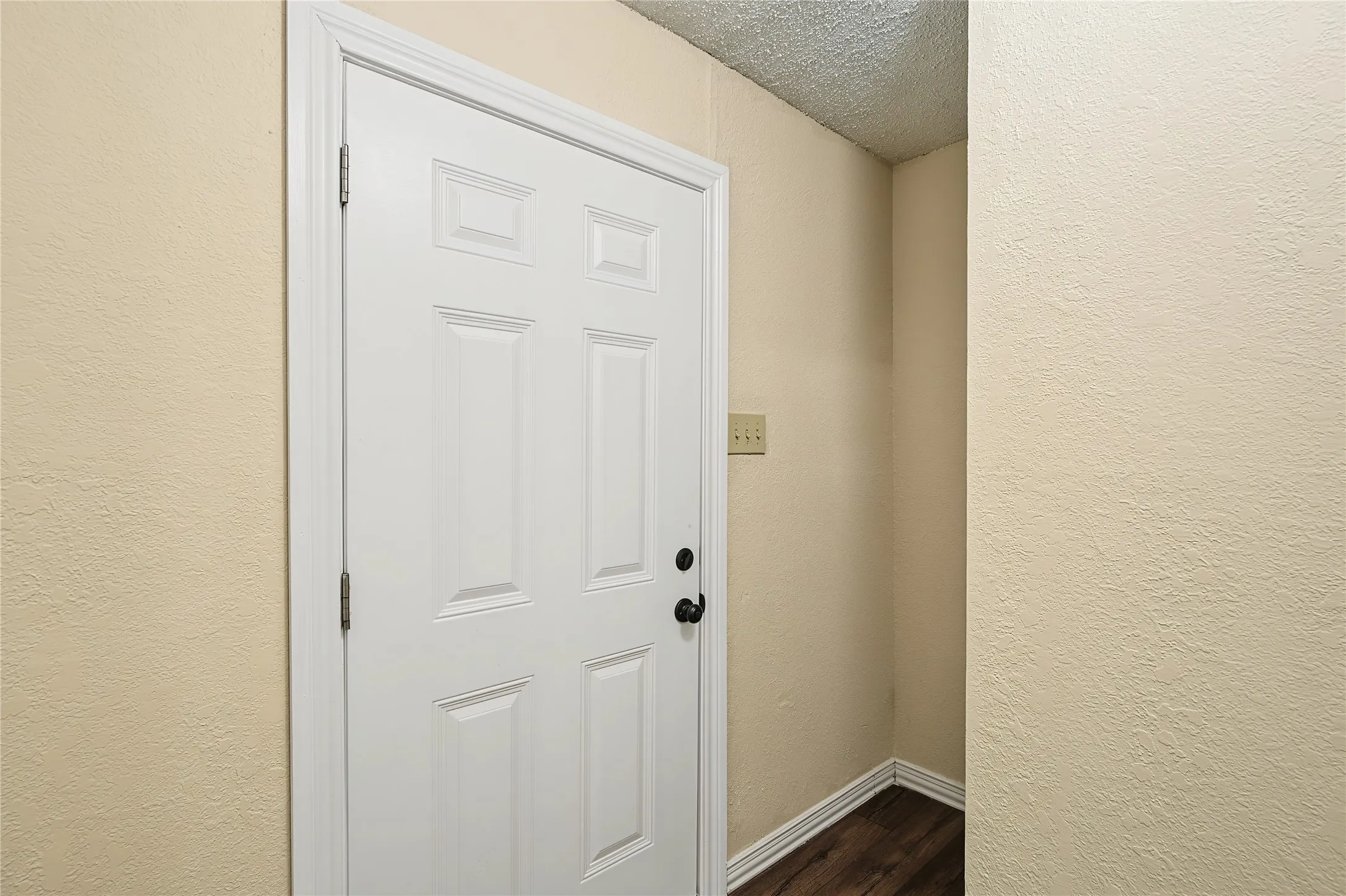 Single Family Residence For Sale in Tarrant County , 125 Allencrest Drive, White Settlement, Texas 76108, 3 Bedroom, 2 Bathroom, 2 Garage spaces, 1,424 Sqft, built in 1984, mls#21363026, Real Estate Agent in White Settlement, Homes For Sale in Tarrant county, Homes For Sale in White Settlement, Realtor in White Settlement Texas, Real Estate Brokerage Independent Realty Texas, Luminita Cordes Realtor