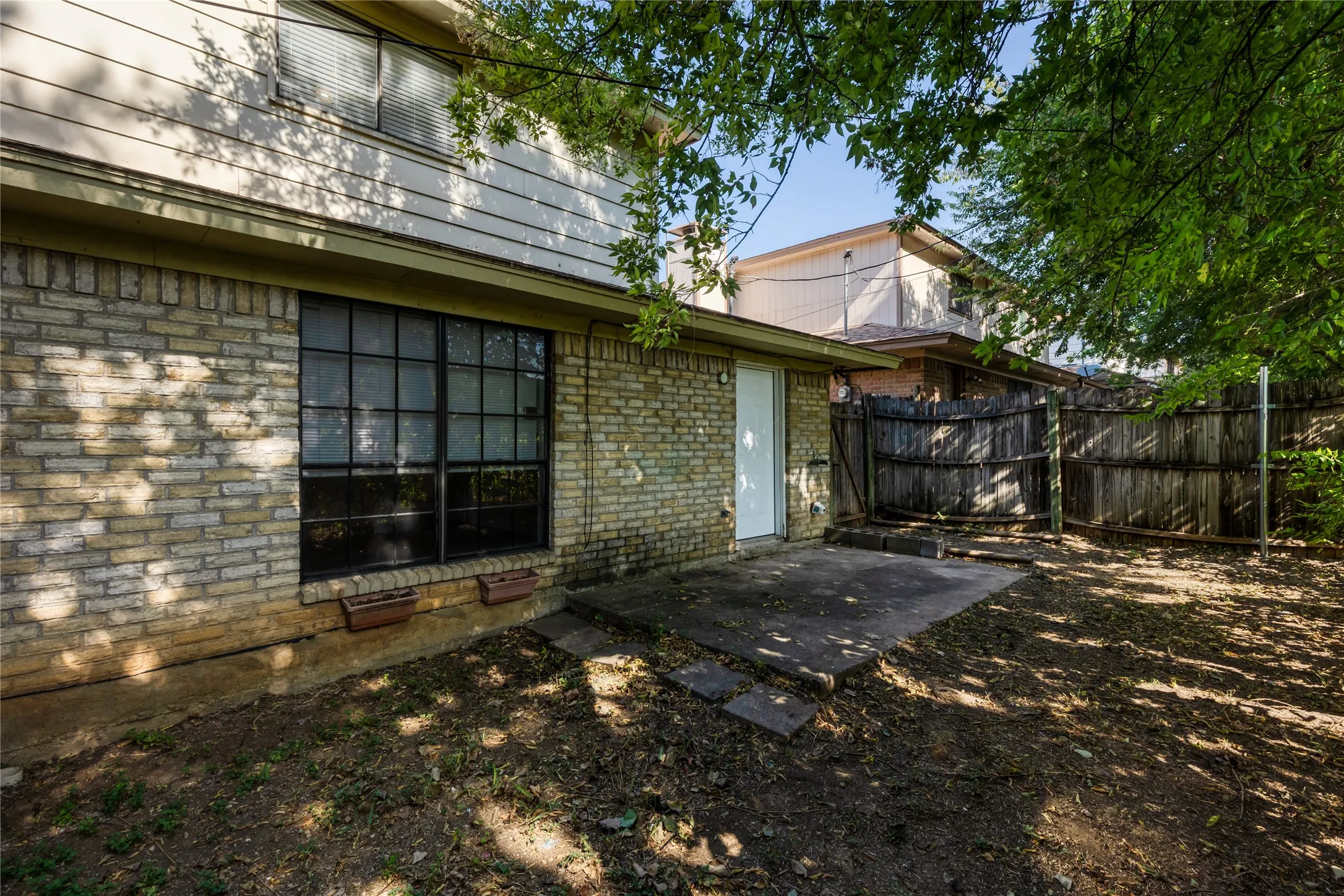 Single Family Residence For Sale in Tarrant County , 125 Allencrest Drive, White Settlement, Texas 76108, 3 Bedroom, 2 Bathroom, 2 Garage spaces, 1,424 Sqft, built in 1984, mls#21363026, Real Estate Agent in White Settlement, Homes For Sale in Tarrant county, Homes For Sale in White Settlement, Realtor in White Settlement Texas, Real Estate Brokerage Independent Realty Texas, Luminita Cordes Realtor