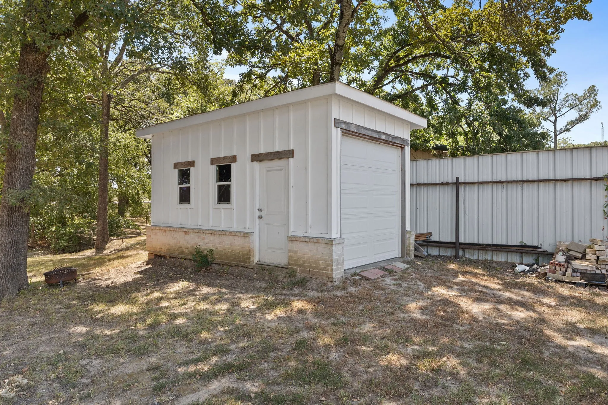 Single Family Residence For Sale in Kaufman County , 17803 County Road 381, Terrell, Texas 75161, 3 Bedroom, 3 Bathroom, 2 Garage spaces, 2,548 Sqft, built in 2022, mls#21362344, Real Estate Agent in Terrell, Homes For Sale in Kaufman county, Homes For Sale in Terrell, Realtor in Terrell Texas, Real Estate Brokerage Independent Realty Texas, Luminita Cordes Realtor