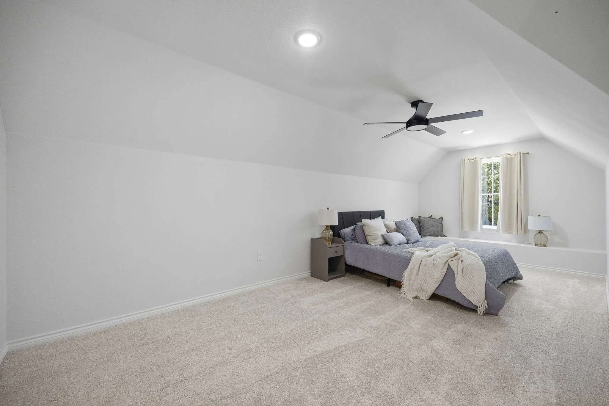 Single Family Residence For Sale in Kaufman County , 17803 County Road 381, Terrell, Texas 75161, 3 Bedroom, 3 Bathroom, 2 Garage spaces, 2,548 Sqft, built in 2022, mls#21362344, Real Estate Agent in Terrell, Homes For Sale in Kaufman county, Homes For Sale in Terrell, Realtor in Terrell Texas, Real Estate Brokerage Independent Realty Texas, Luminita Cordes Realtor