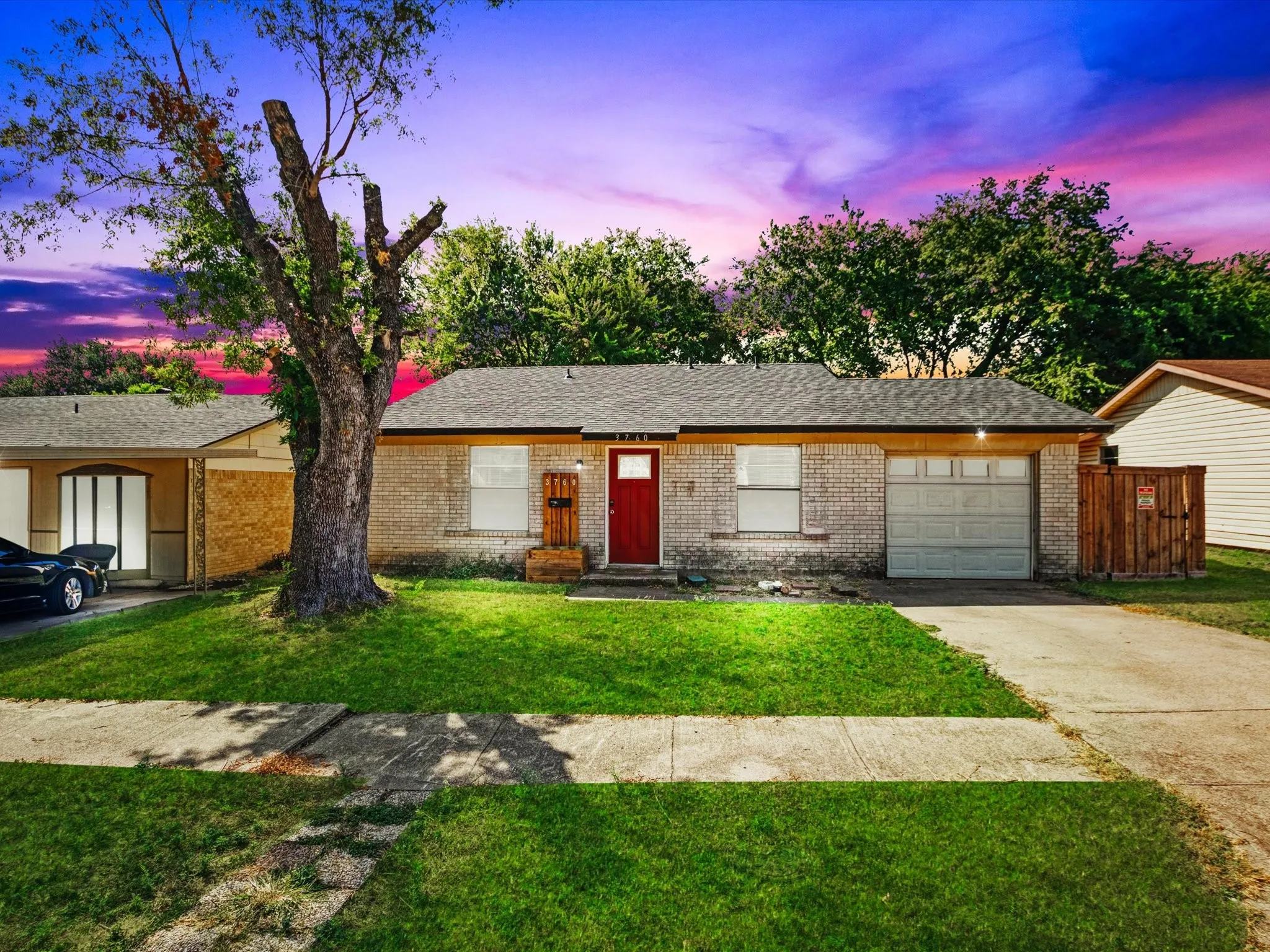 Single Family Residence For Sale in Dallas County , 3760 Stagecoach Trail, Dallas, Texas 75241, 3 Bedroom, 2 Bathroom, 1 Garage spaces, 1,026 Sqft, built in 1973, mls#21363657, Real Estate Agent in Dallas, Homes For Sale in Dallas county, Homes For Sale in Dallas, Realtor in Dallas Texas, Real Estate Brokerage Independent Realty Texas, Luminita Cordes Realtor