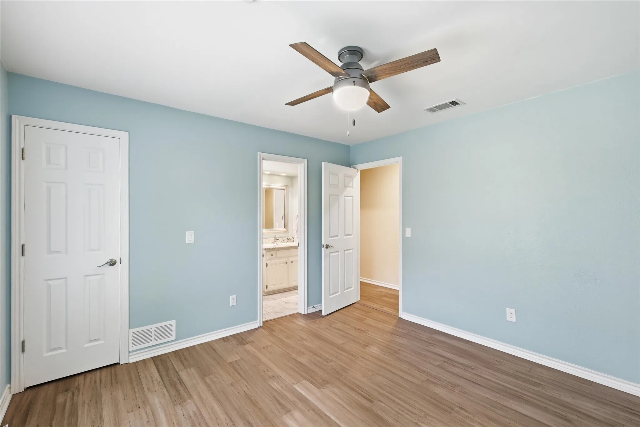Single Family Residence For Sale in Collin County , 4134 High Star Lane, Dallas, Texas 75287, 4 Bedroom, 3 Bathroom, 2 Garage spaces, 3,006 Sqft, built in 1981, mls#21359910, Real Estate Agent in Dallas, Homes For Sale in Collin county, Homes For Sale in Dallas, Realtor in Dallas Texas, Real Estate Brokerage Independent Realty Texas, Luminita Cordes Realtor