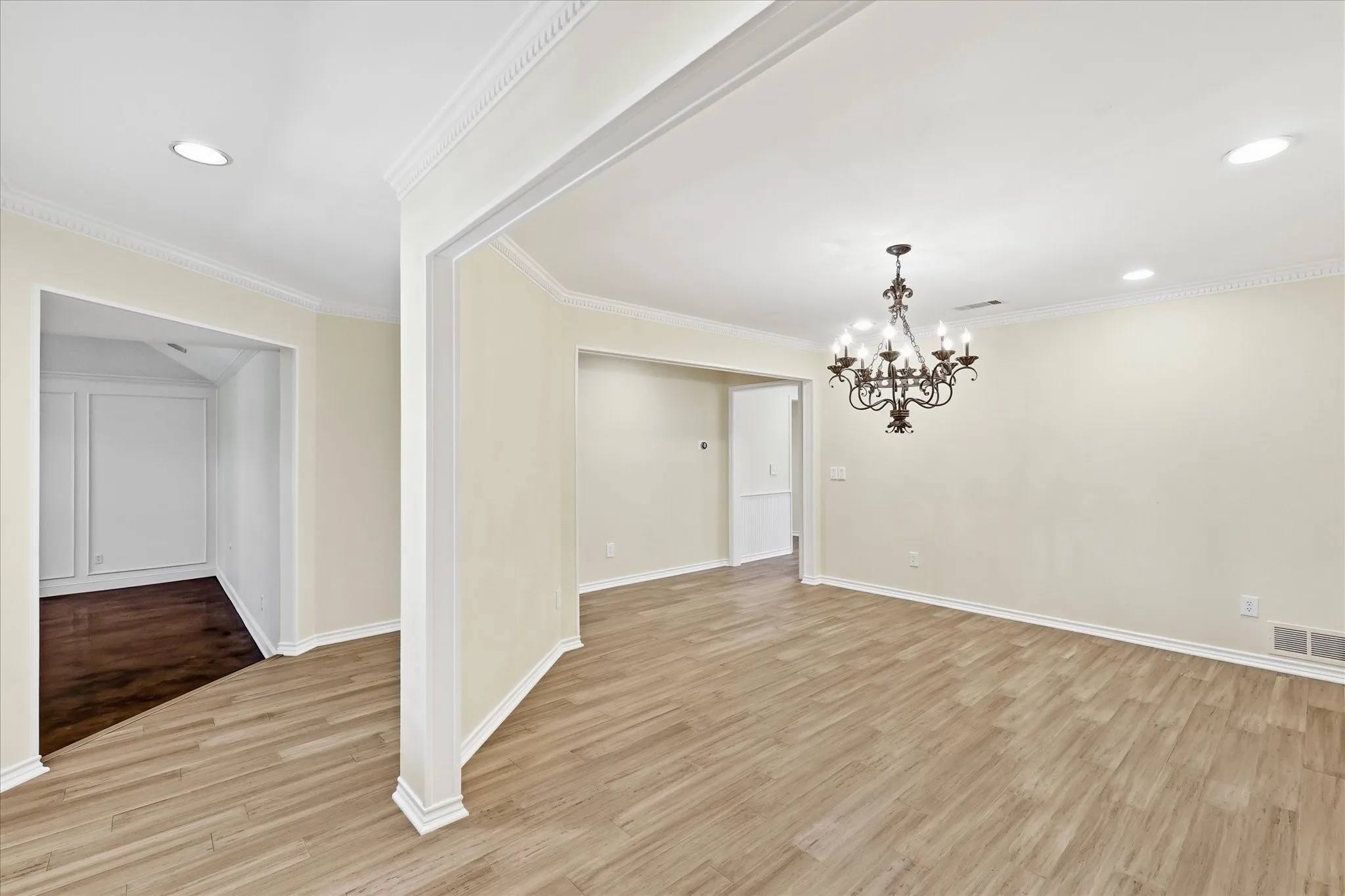 Single Family Residence For Sale in Collin County , 4134 High Star Lane, Dallas, Texas 75287, 4 Bedroom, 3 Bathroom, 2 Garage spaces, 3,006 Sqft, built in 1981, mls#21359910, Real Estate Agent in Dallas, Homes For Sale in Collin county, Homes For Sale in Dallas, Realtor in Dallas Texas, Real Estate Brokerage Independent Realty Texas, Luminita Cordes Realtor
