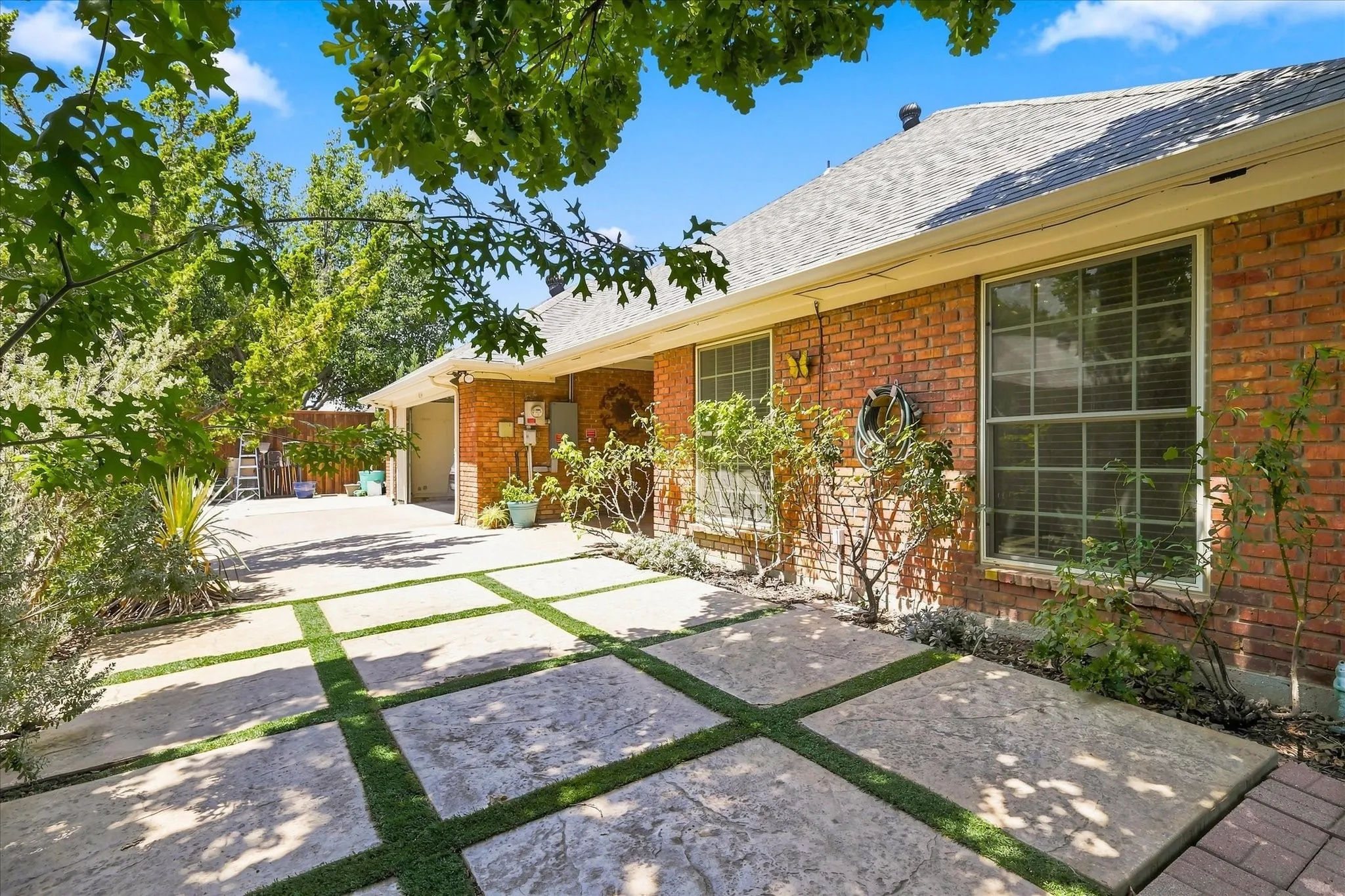 Single Family Residence For Sale in Collin County , 4134 High Star Lane, Dallas, Texas 75287, 4 Bedroom, 3 Bathroom, 2 Garage spaces, 3,006 Sqft, built in 1981, mls#21359910, Real Estate Agent in Dallas, Homes For Sale in Collin county, Homes For Sale in Dallas, Realtor in Dallas Texas, Real Estate Brokerage Independent Realty Texas, Luminita Cordes Realtor