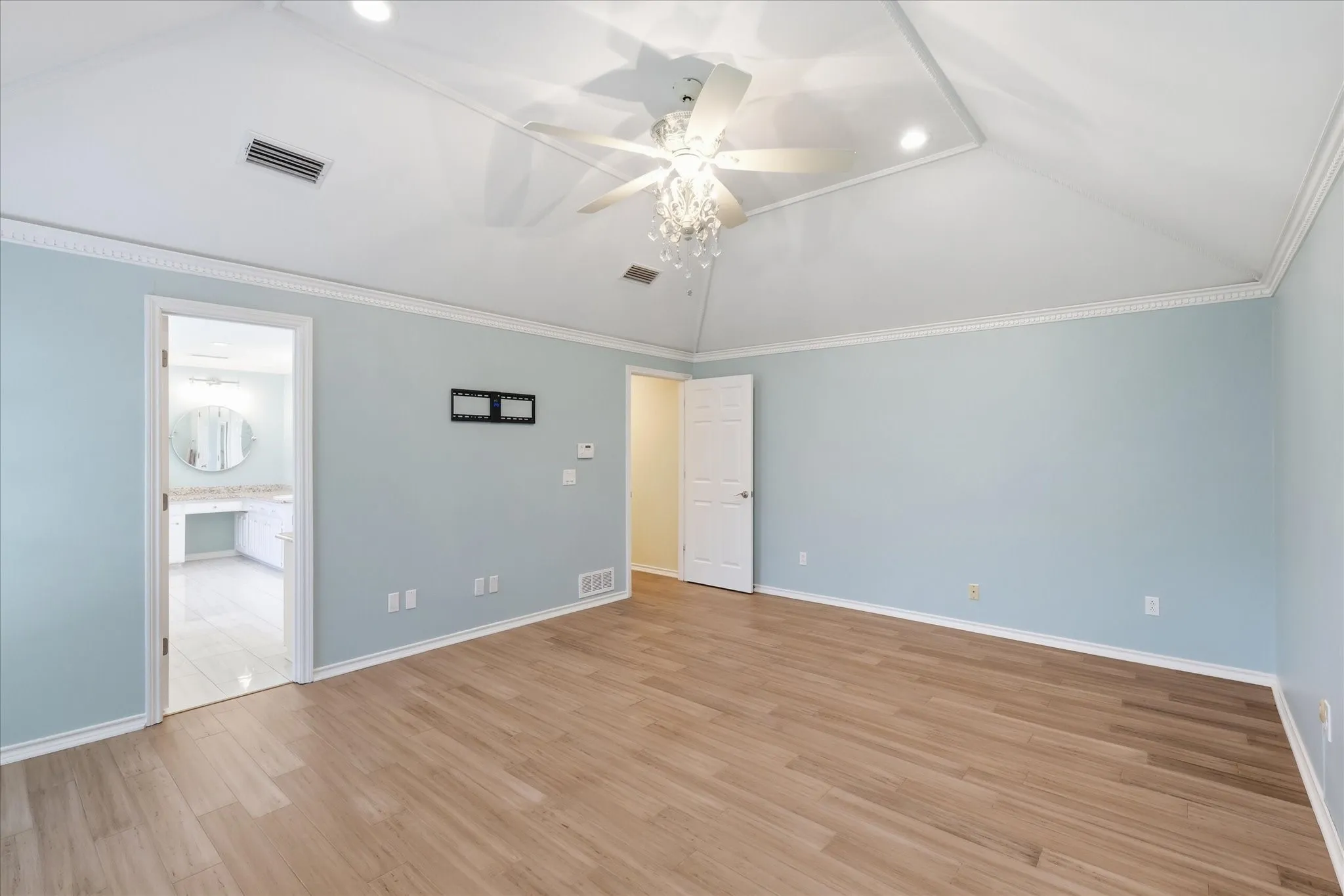 Single Family Residence For Sale in Collin County , 4134 High Star Lane, Dallas, Texas 75287, 4 Bedroom, 3 Bathroom, 2 Garage spaces, 3,006 Sqft, built in 1981, mls#21359910, Real Estate Agent in Dallas, Homes For Sale in Collin county, Homes For Sale in Dallas, Realtor in Dallas Texas, Real Estate Brokerage Independent Realty Texas, Luminita Cordes Realtor
