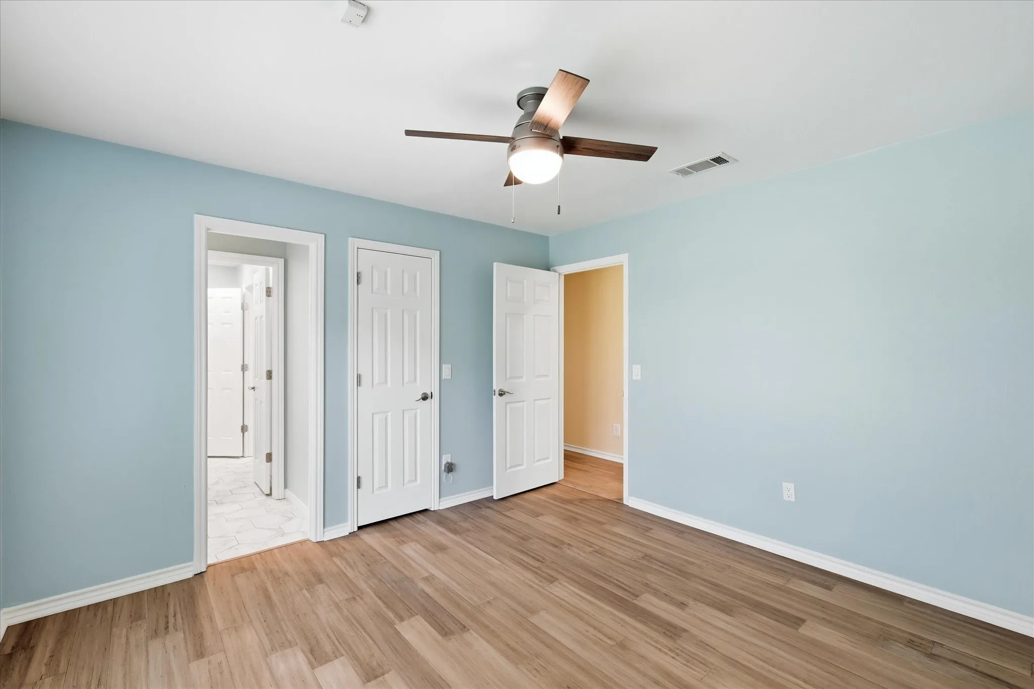 Single Family Residence For Sale in Collin County , 4134 High Star Lane, Dallas, Texas 75287, 4 Bedroom, 3 Bathroom, 2 Garage spaces, 3,006 Sqft, built in 1981, mls#21359910, Real Estate Agent in Dallas, Homes For Sale in Collin county, Homes For Sale in Dallas, Realtor in Dallas Texas, Real Estate Brokerage Independent Realty Texas, Luminita Cordes Realtor