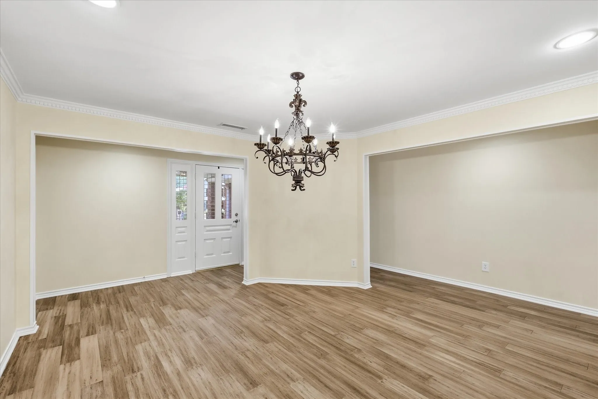 Single Family Residence For Sale in Collin County , 4134 High Star Lane, Dallas, Texas 75287, 4 Bedroom, 3 Bathroom, 2 Garage spaces, 3,006 Sqft, built in 1981, mls#21359910, Real Estate Agent in Dallas, Homes For Sale in Collin county, Homes For Sale in Dallas, Realtor in Dallas Texas, Real Estate Brokerage Independent Realty Texas, Luminita Cordes Realtor