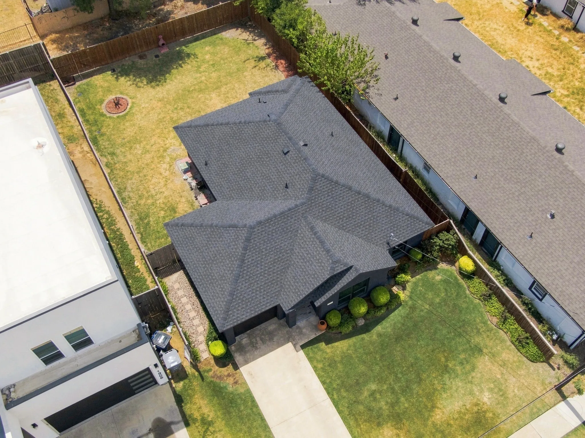 Single Family Residence For Sale in Dallas County , 1910 Mcbroom Street, Dallas, Texas 75212, 4 Bedroom, 2 Bathroom, 1 Garage spaces, 1,145 Sqft, built in 2007, mls#21362059, Real Estate Agent in Dallas, Homes For Sale in Dallas county, Homes For Sale in Dallas, Realtor in Dallas Texas, Real Estate Brokerage Independent Realty Texas, Luminita Cordes Realtor