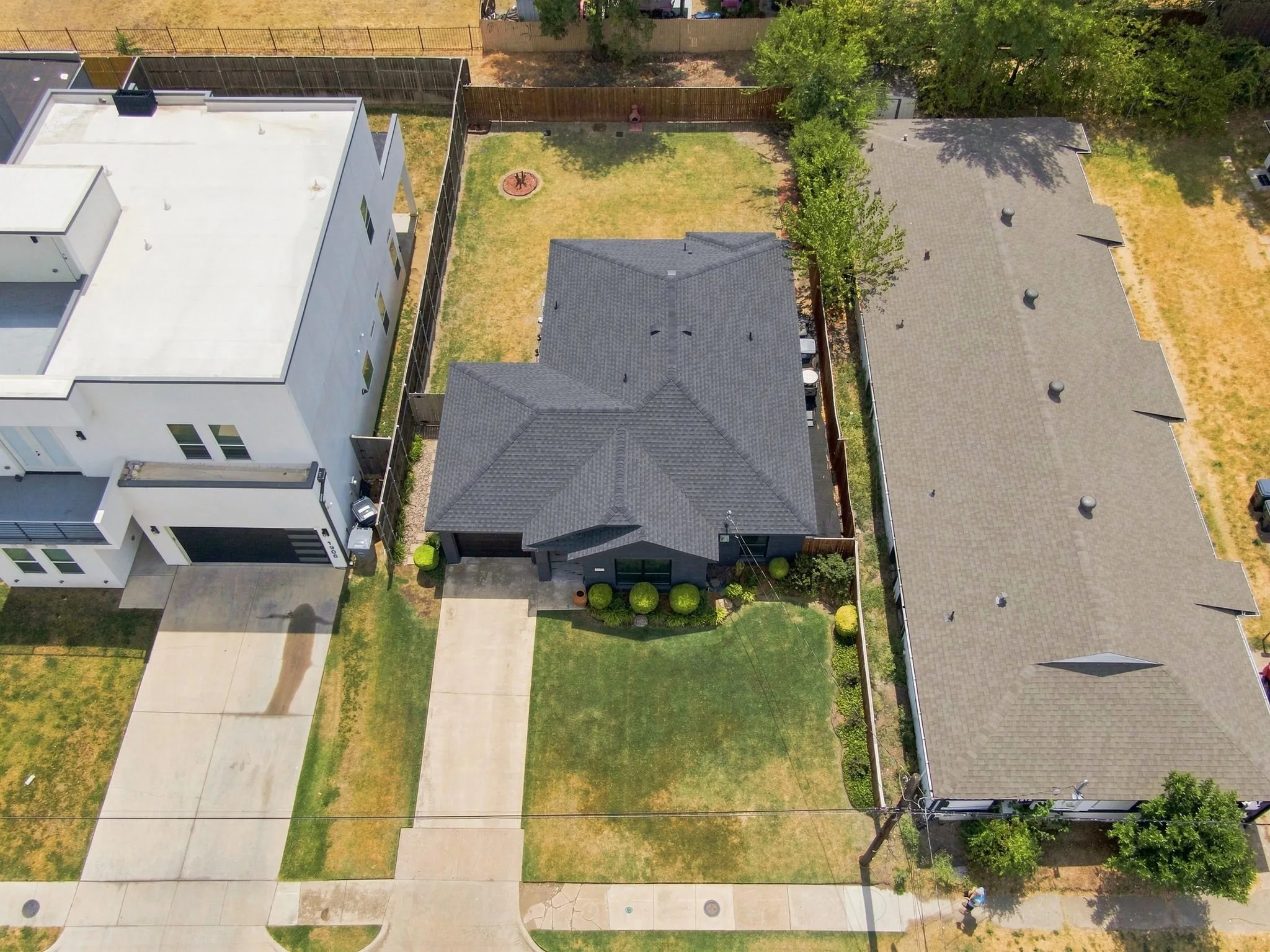 Single Family Residence For Sale in Dallas County , 1910 Mcbroom Street, Dallas, Texas 75212, 4 Bedroom, 2 Bathroom, 1 Garage spaces, 1,145 Sqft, built in 2007, mls#21362059, Real Estate Agent in Dallas, Homes For Sale in Dallas county, Homes For Sale in Dallas, Realtor in Dallas Texas, Real Estate Brokerage Independent Realty Texas, Luminita Cordes Realtor
