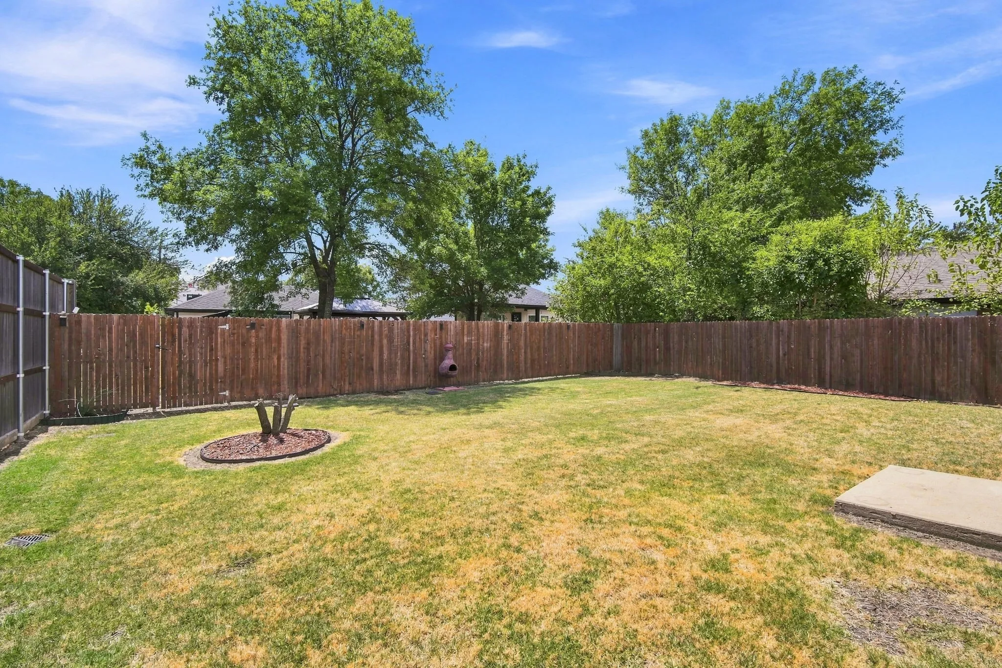 Single Family Residence For Sale in Dallas County , 1910 Mcbroom Street, Dallas, Texas 75212, 4 Bedroom, 2 Bathroom, 1 Garage spaces, 1,145 Sqft, built in 2007, mls#21362059, Real Estate Agent in Dallas, Homes For Sale in Dallas county, Homes For Sale in Dallas, Realtor in Dallas Texas, Real Estate Brokerage Independent Realty Texas, Luminita Cordes Realtor