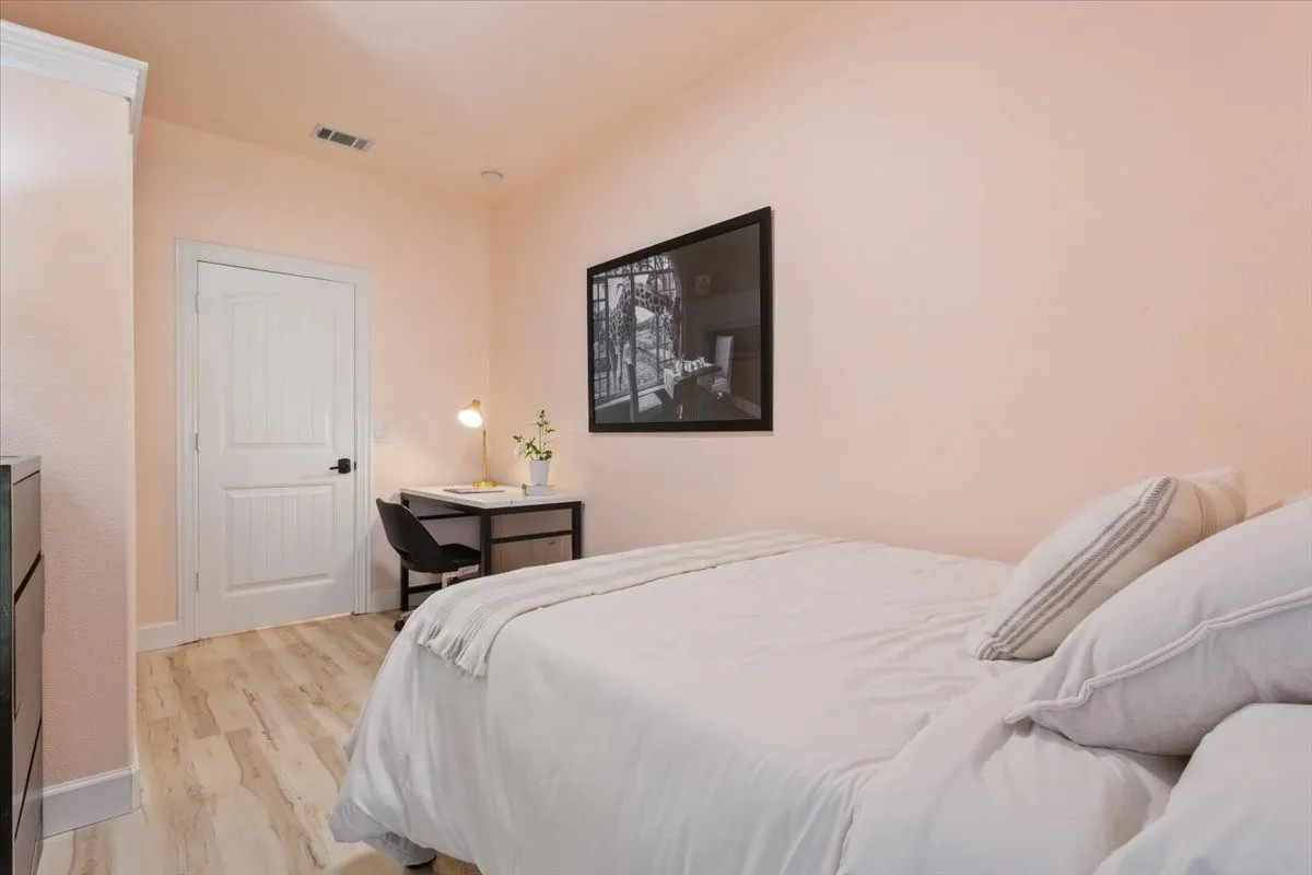 Condominium For Sale in Mc Lennan County , 2410 S 2nd Street 947, Waco, Texas 76706, 4 Bedroom, 5 Bathroom, 2 Garage spaces, 1,491 Sqft, built in 2006, mls#21363625, Real Estate Agent in Waco, Homes For Sale in Mc Lennan county, Homes For Sale in Waco, Realtor in Waco Texas, Real Estate Brokerage Independent Realty Texas, Luminita Cordes Realtor