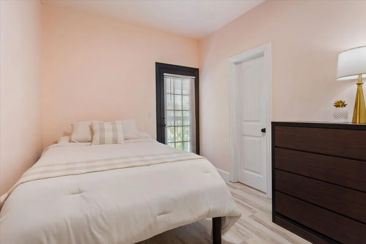 Condominium For Sale in Mc Lennan County , 2410 S 2nd Street 947, Waco, Texas 76706, 4 Bedroom, 5 Bathroom, 2 Garage spaces, 1,491 Sqft, built in 2006, mls#21363625, Real Estate Agent in Waco, Homes For Sale in Mc Lennan county, Homes For Sale in Waco, Realtor in Waco Texas, Real Estate Brokerage Independent Realty Texas, Luminita Cordes Realtor