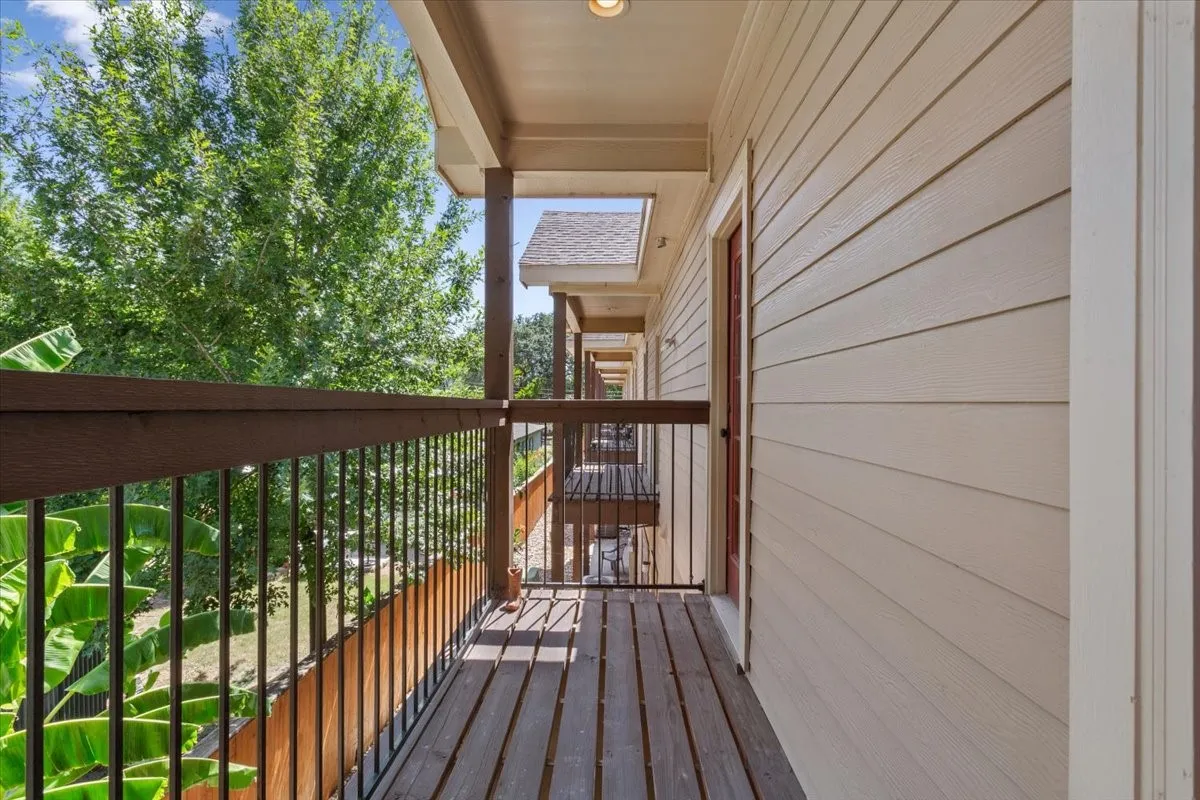 Condominium For Sale in Mc Lennan County , 2410 S 2nd Street 947, Waco, Texas 76706, 4 Bedroom, 5 Bathroom, 2 Garage spaces, 1,491 Sqft, built in 2006, mls#21363625, Real Estate Agent in Waco, Homes For Sale in Mc Lennan county, Homes For Sale in Waco, Realtor in Waco Texas, Real Estate Brokerage Independent Realty Texas, Luminita Cordes Realtor