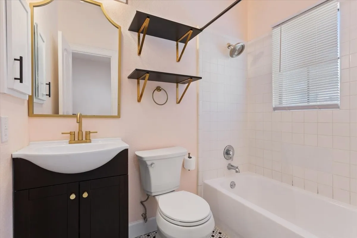 Condominium For Sale in Mc Lennan County , 2410 S 2nd Street 947, Waco, Texas 76706, 4 Bedroom, 5 Bathroom, 2 Garage spaces, 1,491 Sqft, built in 2006, mls#21363625, Real Estate Agent in Waco, Homes For Sale in Mc Lennan county, Homes For Sale in Waco, Realtor in Waco Texas, Real Estate Brokerage Independent Realty Texas, Luminita Cordes Realtor