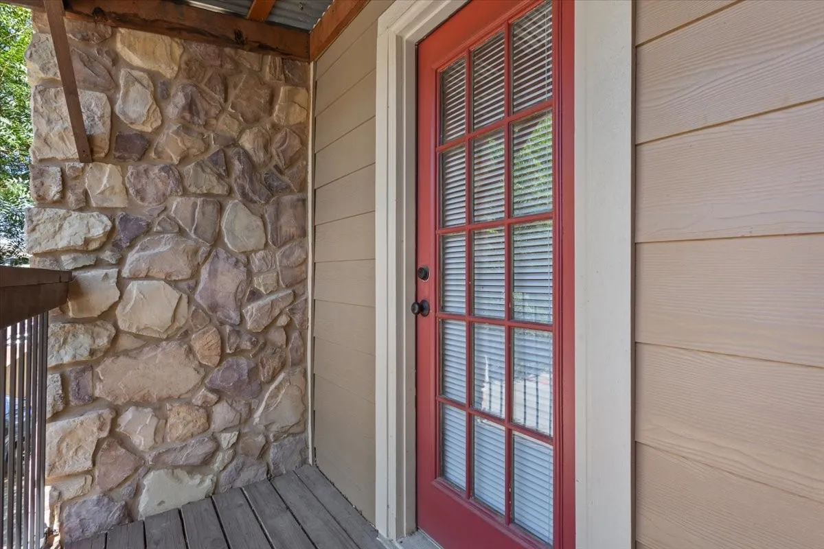 Condominium For Sale in Mc Lennan County , 2410 S 2nd Street 947, Waco, Texas 76706, 4 Bedroom, 5 Bathroom, 2 Garage spaces, 1,491 Sqft, built in 2006, mls#21363625, Real Estate Agent in Waco, Homes For Sale in Mc Lennan county, Homes For Sale in Waco, Realtor in Waco Texas, Real Estate Brokerage Independent Realty Texas, Luminita Cordes Realtor