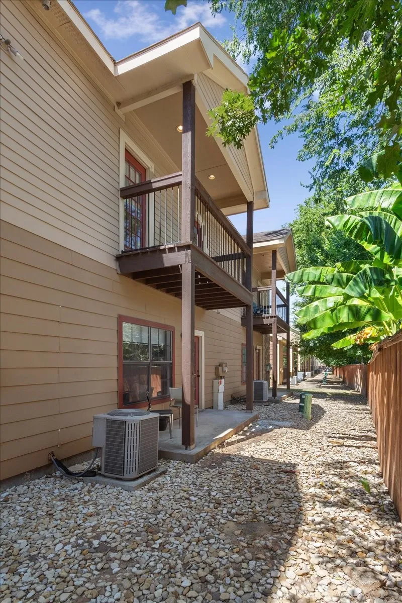 Condominium For Sale in Mc Lennan County , 2410 S 2nd Street 947, Waco, Texas 76706, 4 Bedroom, 5 Bathroom, 2 Garage spaces, 1,491 Sqft, built in 2006, mls#21363625, Real Estate Agent in Waco, Homes For Sale in Mc Lennan county, Homes For Sale in Waco, Realtor in Waco Texas, Real Estate Brokerage Independent Realty Texas, Luminita Cordes Realtor
