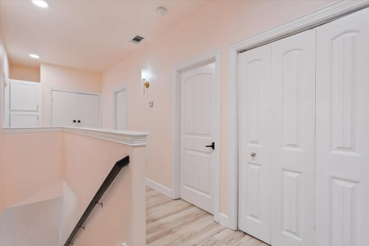 Condominium For Sale in Mc Lennan County , 2410 S 2nd Street 947, Waco, Texas 76706, 4 Bedroom, 5 Bathroom, 2 Garage spaces, 1,491 Sqft, built in 2006, mls#21363625, Real Estate Agent in Waco, Homes For Sale in Mc Lennan county, Homes For Sale in Waco, Realtor in Waco Texas, Real Estate Brokerage Independent Realty Texas, Luminita Cordes Realtor