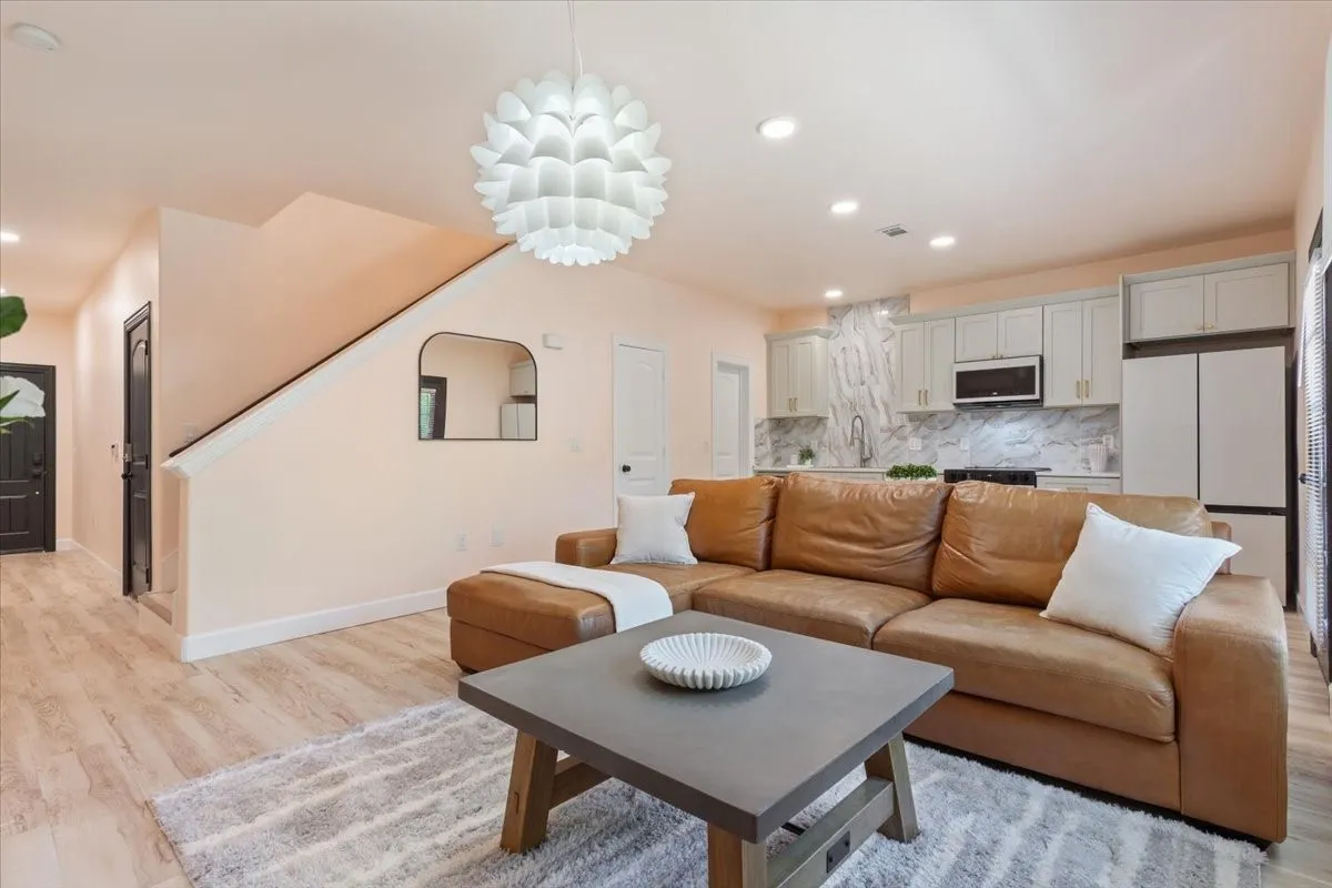 Condominium For Sale in Mc Lennan County , 2410 S 2nd Street 947, Waco, Texas 76706, 4 Bedroom, 5 Bathroom, 2 Garage spaces, 1,491 Sqft, built in 2006, mls#21363625, Real Estate Agent in Waco, Homes For Sale in Mc Lennan county, Homes For Sale in Waco, Realtor in Waco Texas, Real Estate Brokerage Independent Realty Texas, Luminita Cordes Realtor