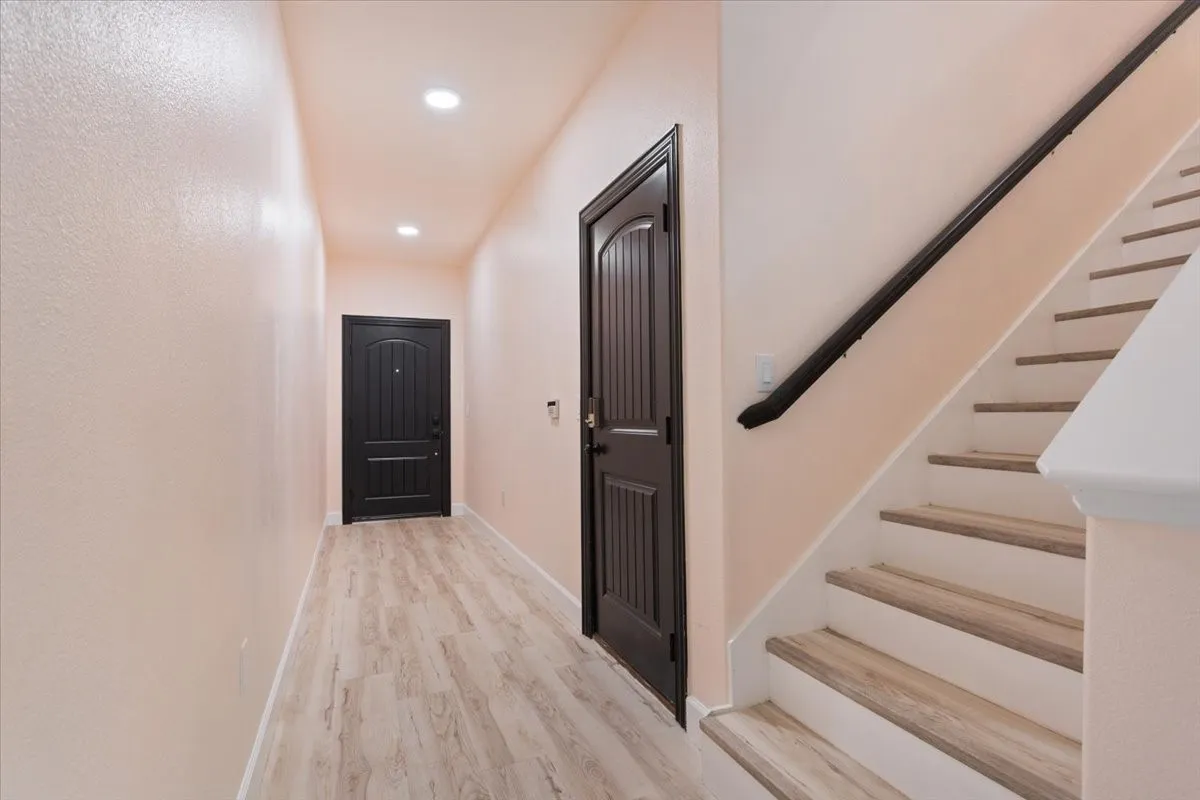 Condominium For Sale in Mc Lennan County , 2410 S 2nd Street 947, Waco, Texas 76706, 4 Bedroom, 5 Bathroom, 2 Garage spaces, 1,491 Sqft, built in 2006, mls#21363625, Real Estate Agent in Waco, Homes For Sale in Mc Lennan county, Homes For Sale in Waco, Realtor in Waco Texas, Real Estate Brokerage Independent Realty Texas, Luminita Cordes Realtor