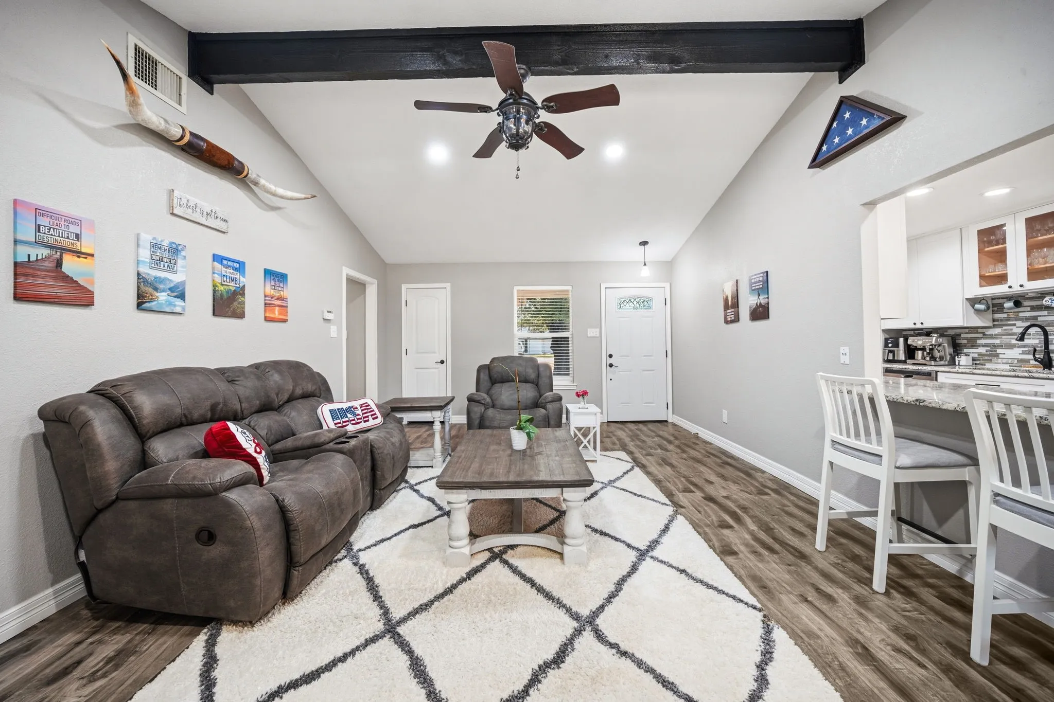 Single Family Residence For Sale in Ellis County , 119 Prairie Creek Road, Red Oak, Texas 75154, 4 Bedroom, 2 Bathroom, 2 Garage spaces, 1,709 Sqft, built in 1983, mls#21363974, Real Estate Agent in Red Oak, Homes For Sale in Ellis county, Homes For Sale in Red Oak, Realtor in Red Oak Texas, Real Estate Brokerage Independent Realty Texas, Luminita Cordes Realtor