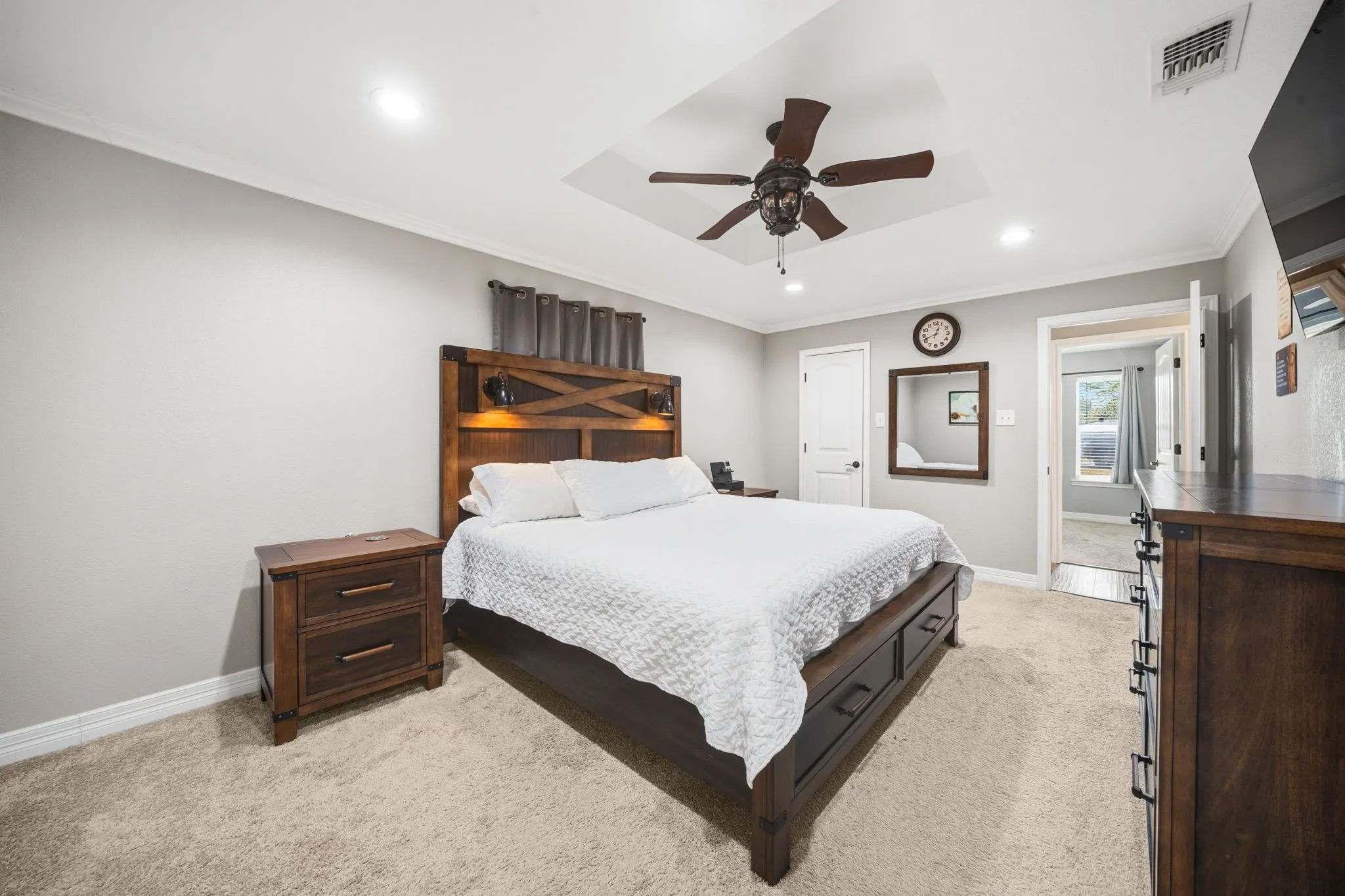 Single Family Residence For Sale in Ellis County , 119 Prairie Creek Road, Red Oak, Texas 75154, 4 Bedroom, 2 Bathroom, 2 Garage spaces, 1,709 Sqft, built in 1983, mls#21363974, Real Estate Agent in Red Oak, Homes For Sale in Ellis county, Homes For Sale in Red Oak, Realtor in Red Oak Texas, Real Estate Brokerage Independent Realty Texas, Luminita Cordes Realtor
