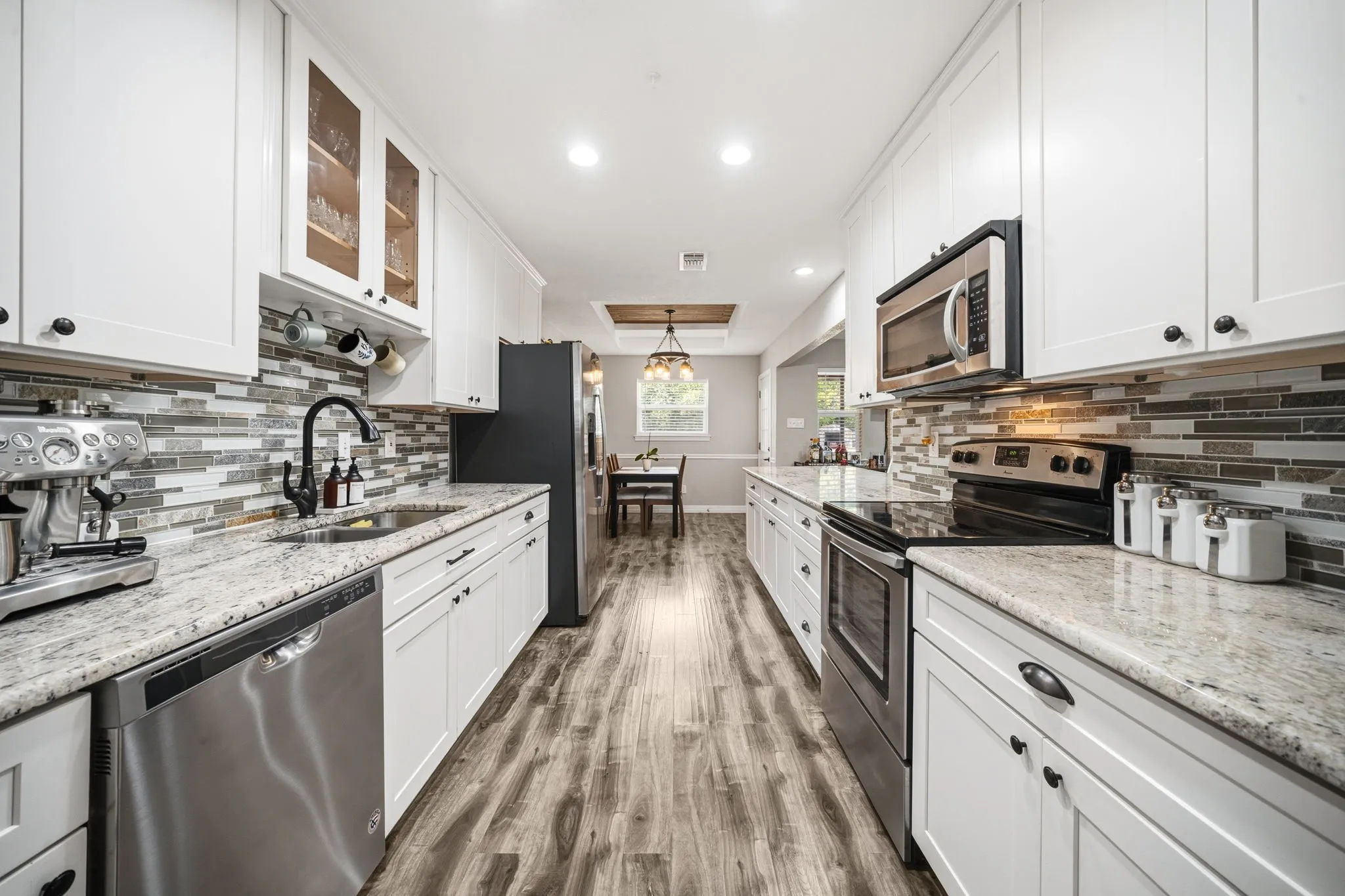 Single Family Residence For Sale in Ellis County , 119 Prairie Creek Road, Red Oak, Texas 75154, 4 Bedroom, 2 Bathroom, 2 Garage spaces, 1,709 Sqft, built in 1983, mls#21363974, Real Estate Agent in Red Oak, Homes For Sale in Ellis county, Homes For Sale in Red Oak, Realtor in Red Oak Texas, Real Estate Brokerage Independent Realty Texas, Luminita Cordes Realtor