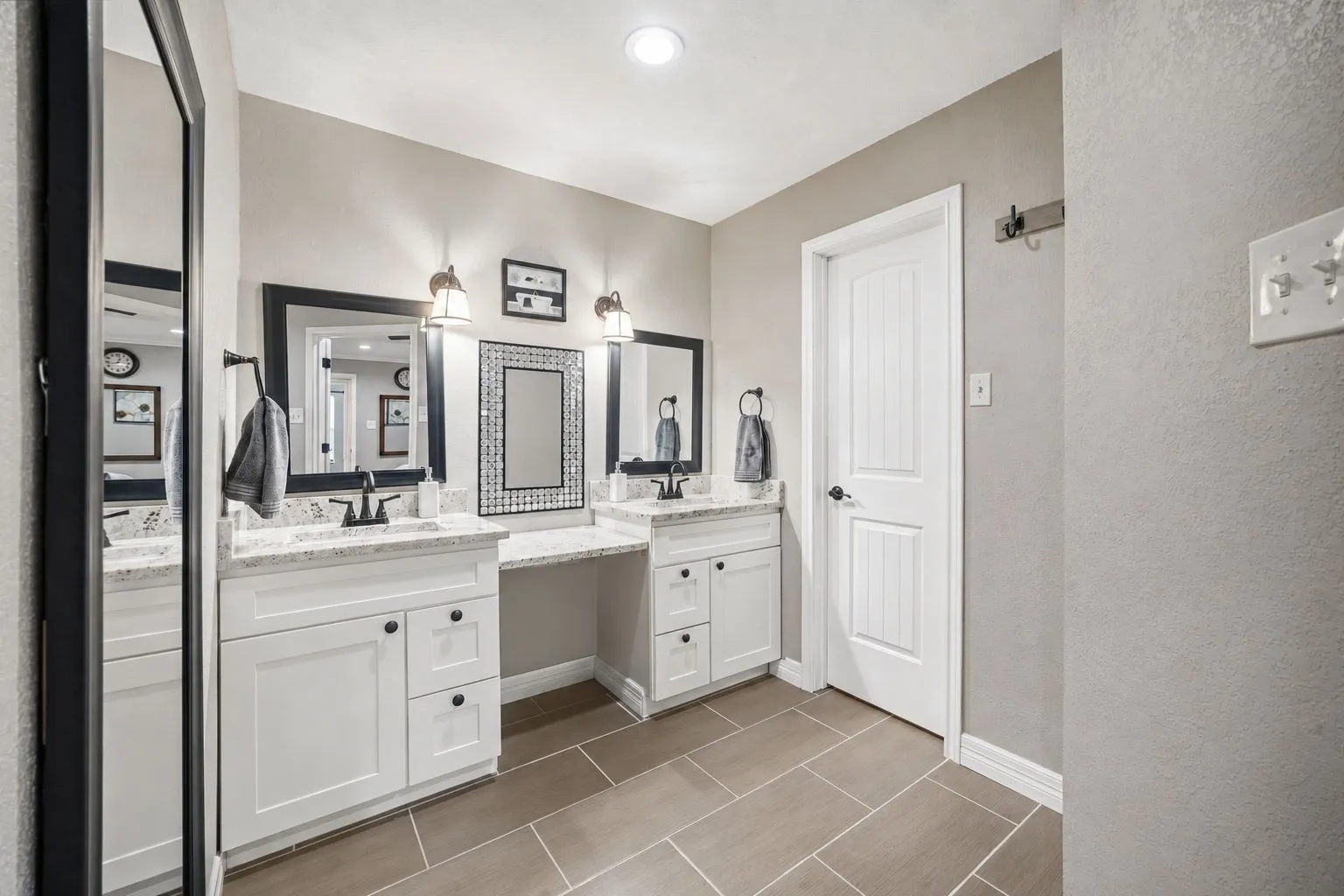 Single Family Residence For Sale in Ellis County , 119 Prairie Creek Road, Red Oak, Texas 75154, 4 Bedroom, 2 Bathroom, 2 Garage spaces, 1,709 Sqft, built in 1983, mls#21363974, Real Estate Agent in Red Oak, Homes For Sale in Ellis county, Homes For Sale in Red Oak, Realtor in Red Oak Texas, Real Estate Brokerage Independent Realty Texas, Luminita Cordes Realtor