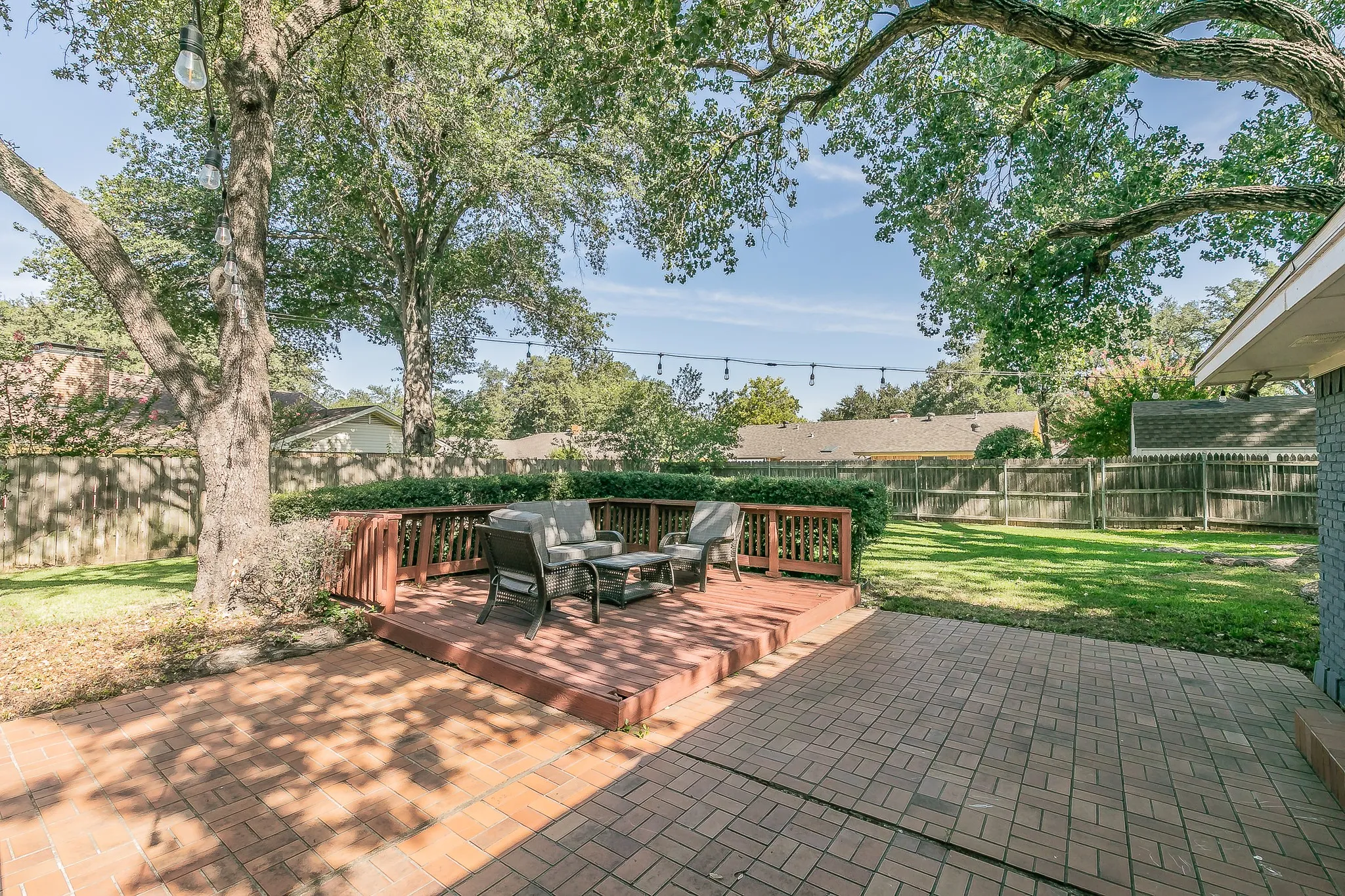 Single Family Residence For Sale in Tarrant County , 2109 Friar Tuck Drive, Arlington, Texas 76013, 3 Bedroom, 2 Bathroom, 2 Garage spaces, 1,838 Sqft, built in 1968, mls#21361667, Real Estate Agent in Arlington, Homes For Sale in Tarrant county, Homes For Sale in Arlington, Realtor in Arlington Texas, Real Estate Brokerage Independent Realty Texas, Luminita Cordes Realtor