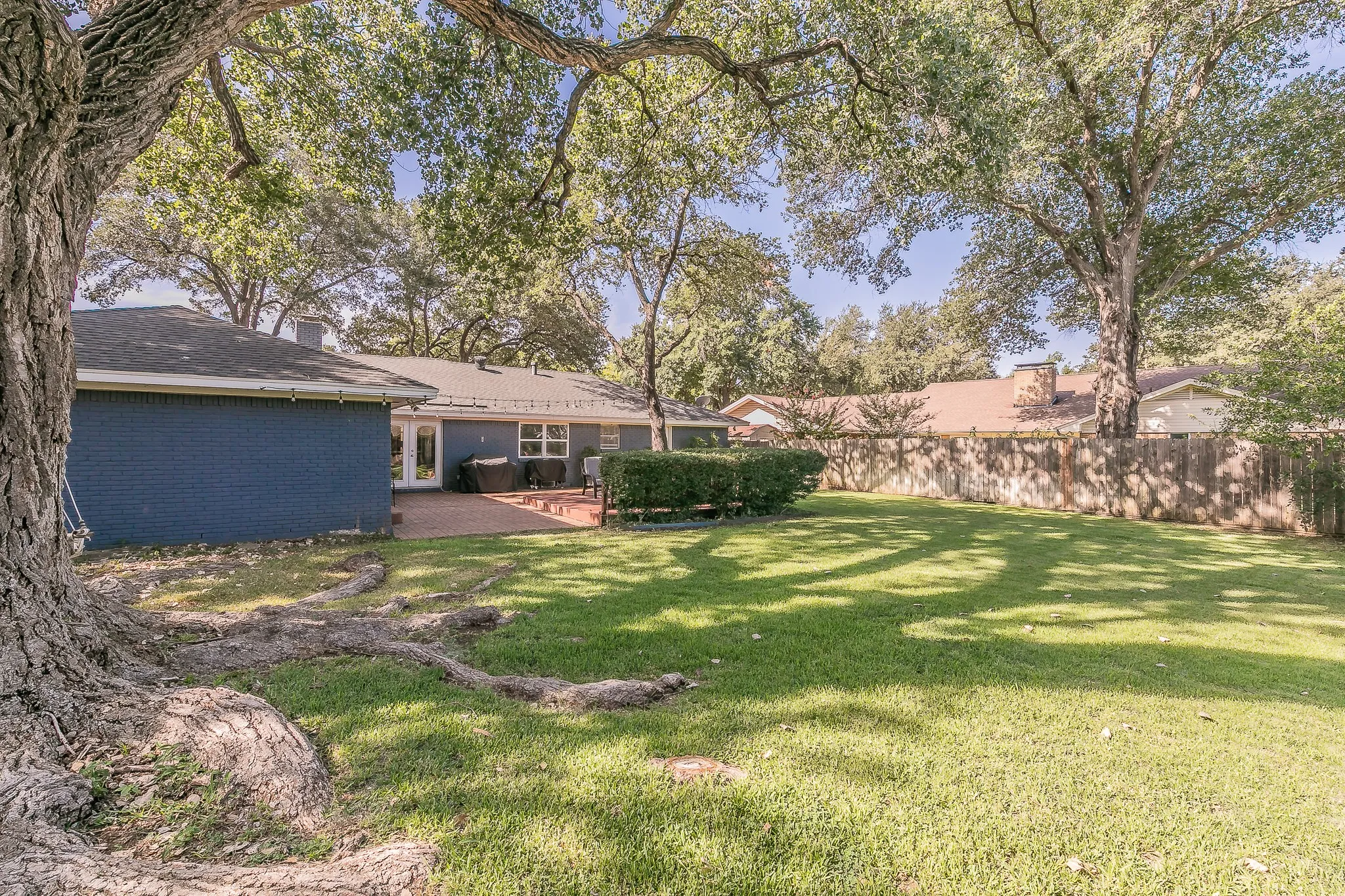 Single Family Residence For Sale in Tarrant County , 2109 Friar Tuck Drive, Arlington, Texas 76013, 3 Bedroom, 2 Bathroom, 2 Garage spaces, 1,838 Sqft, built in 1968, mls#21361667, Real Estate Agent in Arlington, Homes For Sale in Tarrant county, Homes For Sale in Arlington, Realtor in Arlington Texas, Real Estate Brokerage Independent Realty Texas, Luminita Cordes Realtor