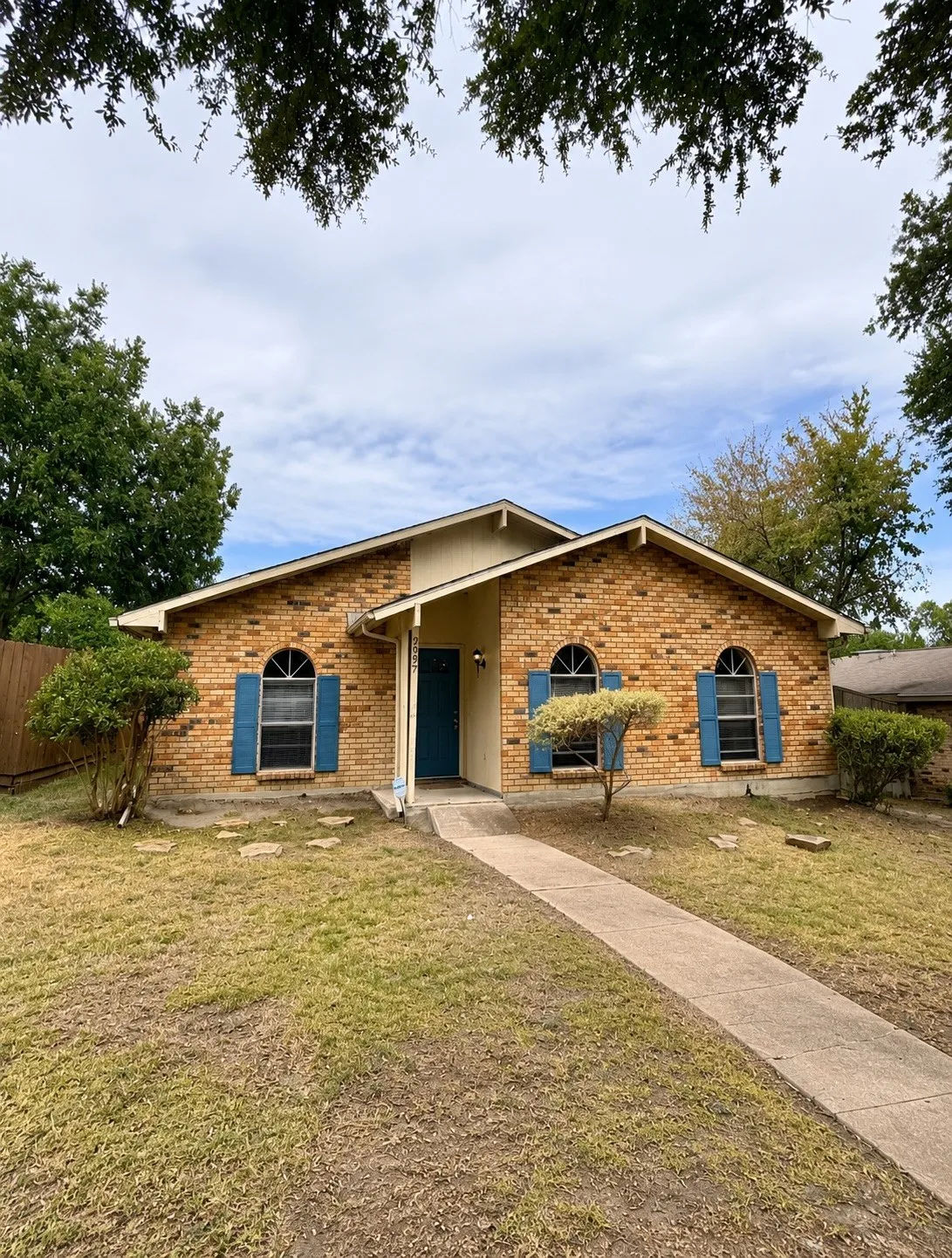 Single Family Residence For Rent in Dallas County , 2937 Emberwood Drive, Garland, Texas 75043, 3 Bedroom, 2 Bathroom, 2 Garage spaces, 1,695 Sqft, built in 1975, mls#21364840, Real Estate Agent in Garland, Homes For Rent in Dallas county, Homes For Rent in Garland, Realtor in Garland Texas, Real Estate Brokerage Independent Realty Texas, Luminita Cordes Realtor