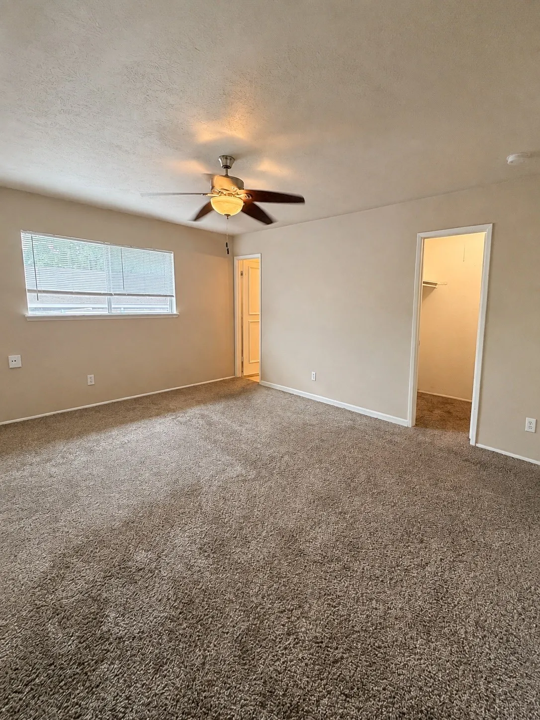 Single Family Residence For Rent in Dallas County , 2937 Emberwood Drive, Garland, Texas 75043, 3 Bedroom, 2 Bathroom, 2 Garage spaces, 1,695 Sqft, built in 1975, mls#21364840, Real Estate Agent in Garland, Homes For Rent in Dallas county, Homes For Rent in Garland, Realtor in Garland Texas, Real Estate Brokerage Independent Realty Texas, Luminita Cordes Realtor