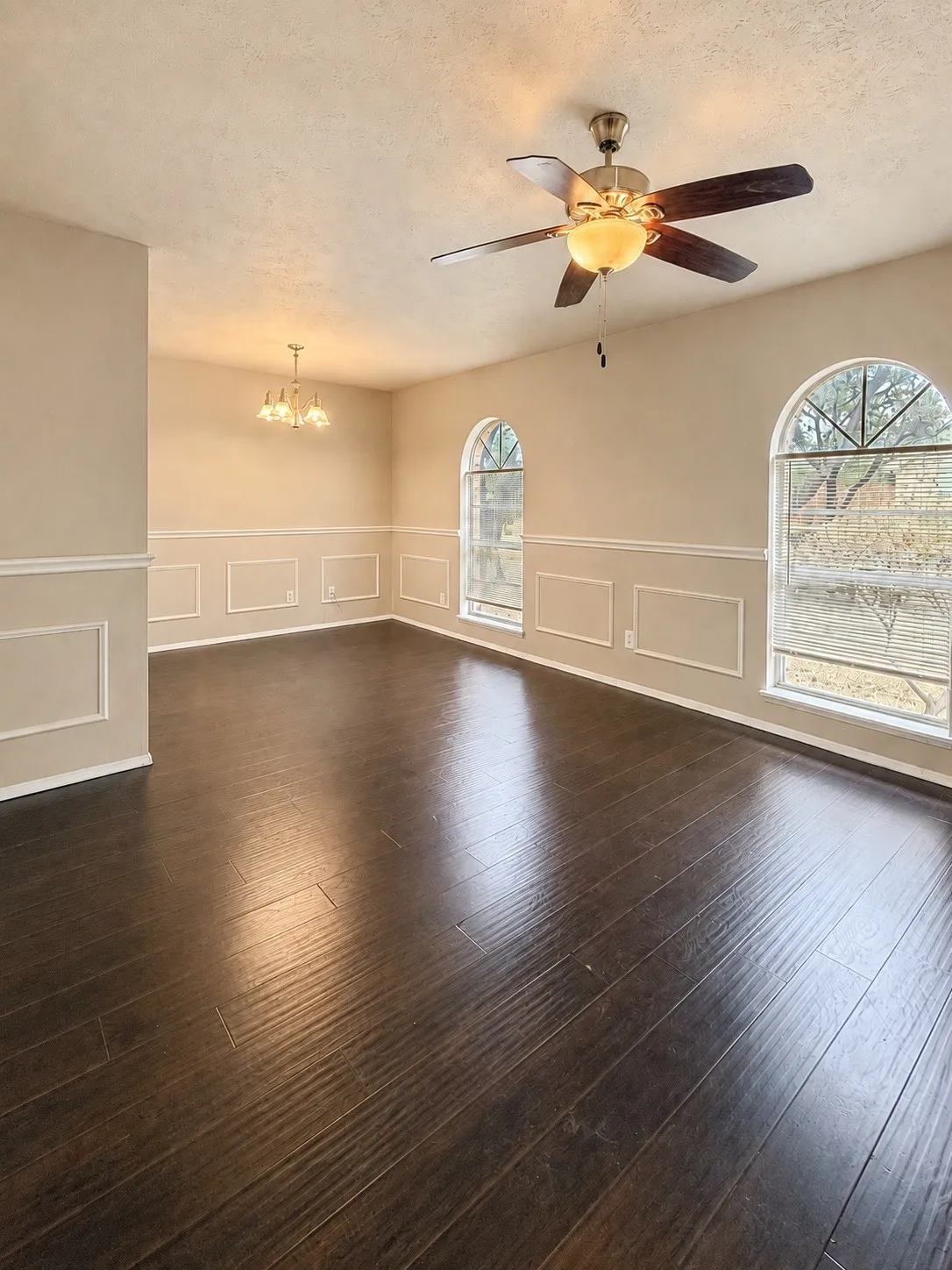 Single Family Residence For Rent in Dallas County , 2937 Emberwood Drive, Garland, Texas 75043, 3 Bedroom, 2 Bathroom, 2 Garage spaces, 1,695 Sqft, built in 1975, mls#21364840, Real Estate Agent in Garland, Homes For Rent in Dallas county, Homes For Rent in Garland, Realtor in Garland Texas, Real Estate Brokerage Independent Realty Texas, Luminita Cordes Realtor