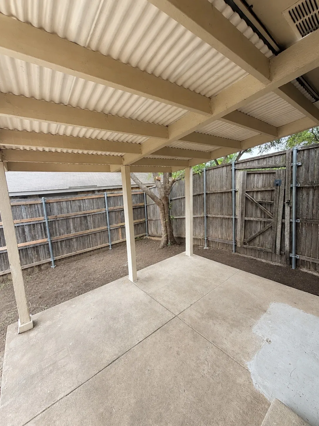 Single Family Residence For Rent in Dallas County , 2937 Emberwood Drive, Garland, Texas 75043, 3 Bedroom, 2 Bathroom, 2 Garage spaces, 1,695 Sqft, built in 1975, mls#21364840, Real Estate Agent in Garland, Homes For Rent in Dallas county, Homes For Rent in Garland, Realtor in Garland Texas, Real Estate Brokerage Independent Realty Texas, Luminita Cordes Realtor