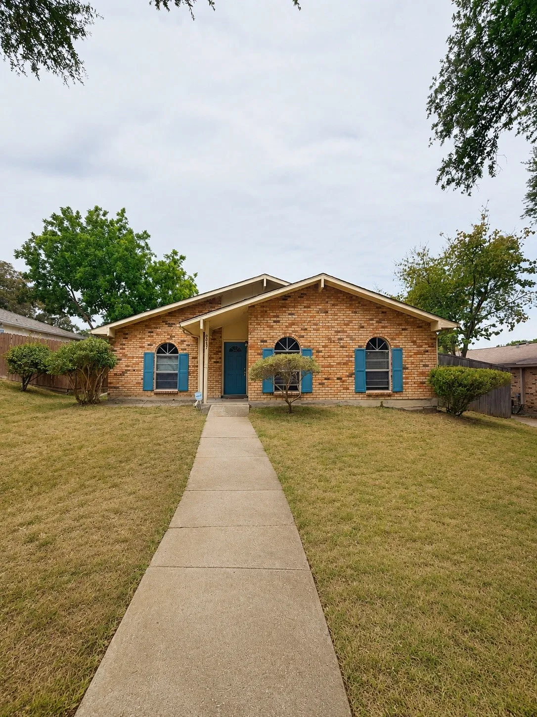 Single Family Residence For Rent in Dallas County , 2937 Emberwood Drive, Garland, Texas 75043, 3 Bedroom, 2 Bathroom, 2 Garage spaces, 1,695 Sqft, built in 1975, mls#21364840, Real Estate Agent in Garland, Homes For Rent in Dallas county, Homes For Rent in Garland, Realtor in Garland Texas, Real Estate Brokerage Independent Realty Texas, Luminita Cordes Realtor