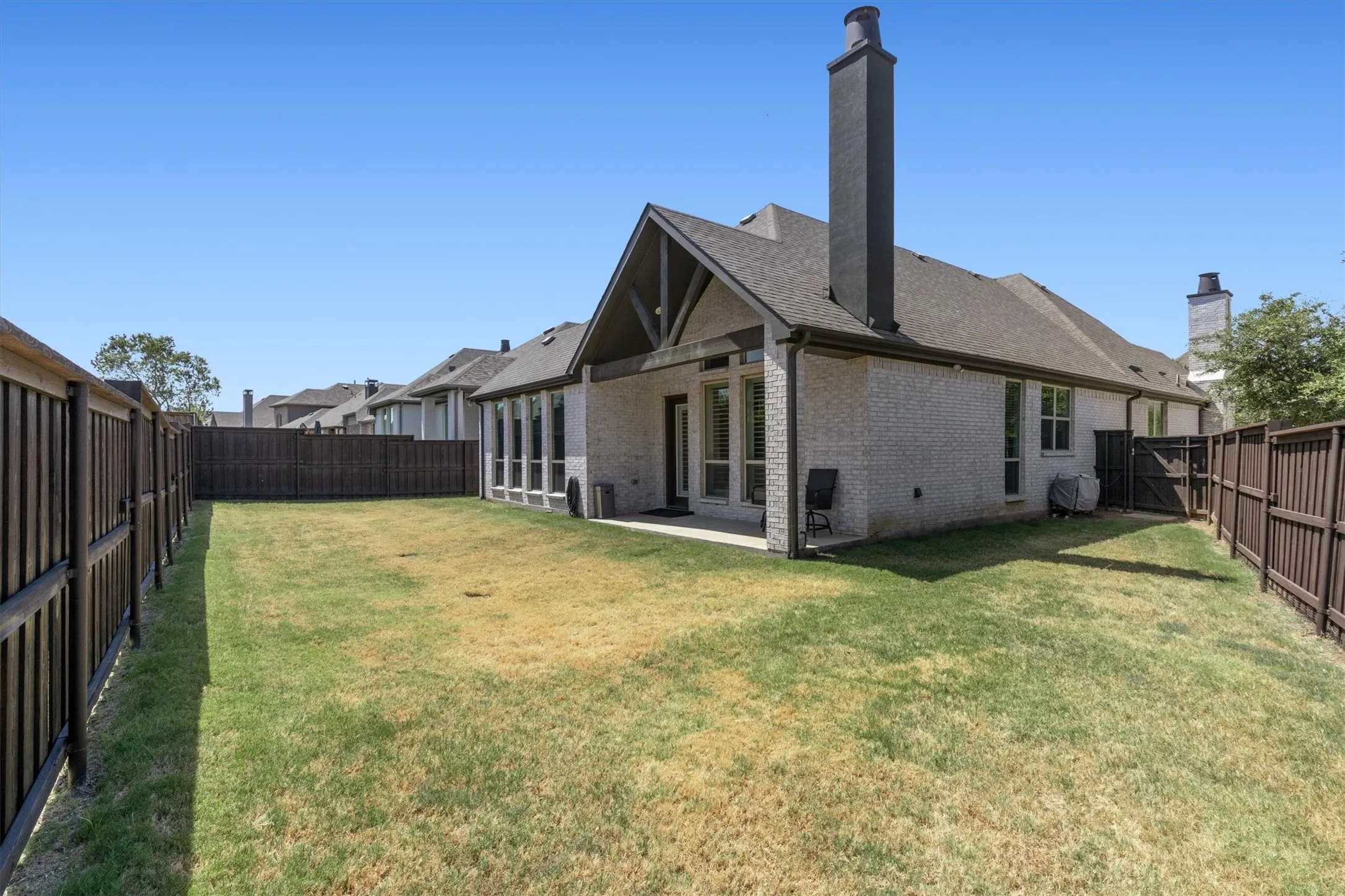 Single Family Residence For Sale in Denton County , 2901 Stonefield, The Colony, Texas 75056, 3 Bedroom, 4 Bathroom, 2 Garage spaces, 2,512 Sqft, built in 2019, mls#21362925, Real Estate Agent in The Colony, Homes For Sale in Denton county, Homes For Sale in The Colony, Realtor in The Colony Texas, Real Estate Brokerage Independent Realty Texas, Luminita Cordes Realtor