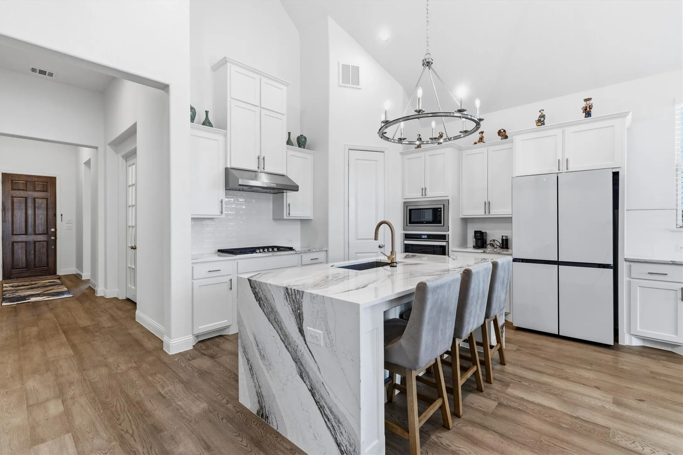 Single Family Residence For Sale in Denton County , 2901 Stonefield, The Colony, Texas 75056, 3 Bedroom, 4 Bathroom, 2 Garage spaces, 2,512 Sqft, built in 2019, mls#21362925, Real Estate Agent in The Colony, Homes For Sale in Denton county, Homes For Sale in The Colony, Realtor in The Colony Texas, Real Estate Brokerage Independent Realty Texas, Luminita Cordes Realtor