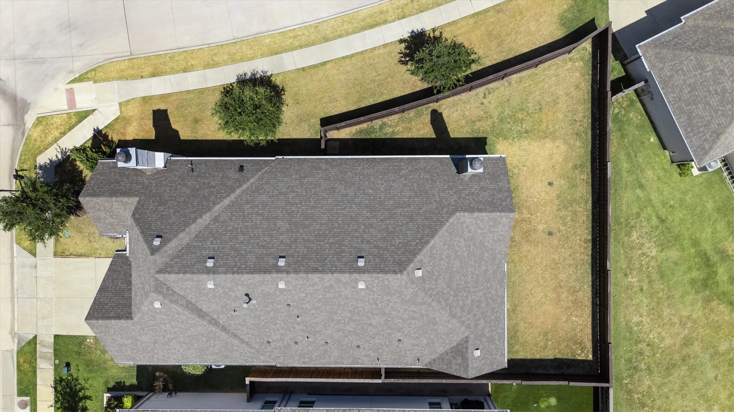 Single Family Residence For Sale in Denton County , 2901 Stonefield, The Colony, Texas 75056, 3 Bedroom, 4 Bathroom, 2 Garage spaces, 2,512 Sqft, built in 2019, mls#21362925, Real Estate Agent in The Colony, Homes For Sale in Denton county, Homes For Sale in The Colony, Realtor in The Colony Texas, Real Estate Brokerage Independent Realty Texas, Luminita Cordes Realtor