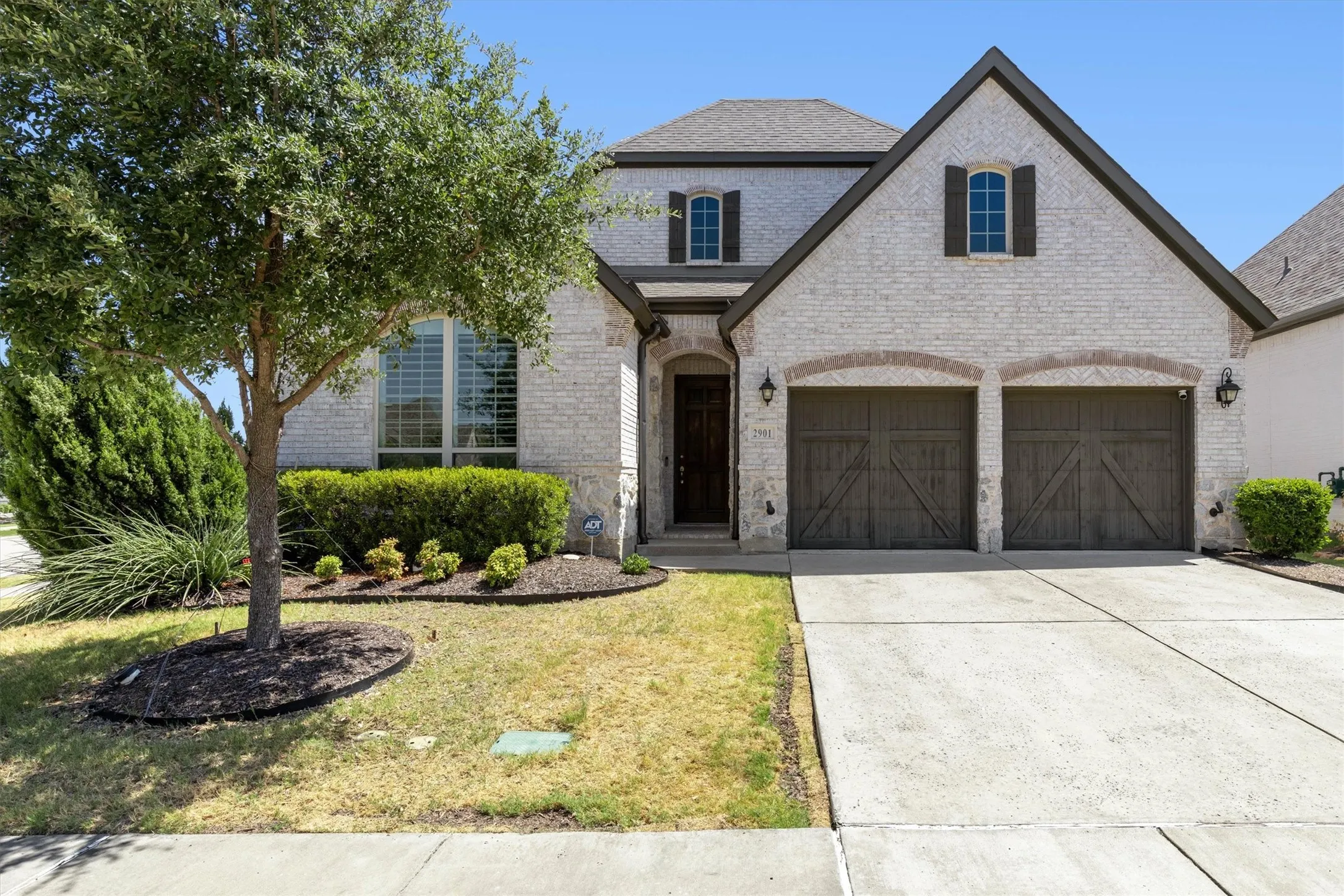 Single Family Residence For Sale in Denton County , 2901 Stonefield, The Colony, Texas 75056, 3 Bedroom, 4 Bathroom, 2 Garage spaces, 2,512 Sqft, built in 2019, mls#21362925, Real Estate Agent in The Colony, Homes For Sale in Denton county, Homes For Sale in The Colony, Realtor in The Colony Texas, Real Estate Brokerage Independent Realty Texas, Luminita Cordes Realtor