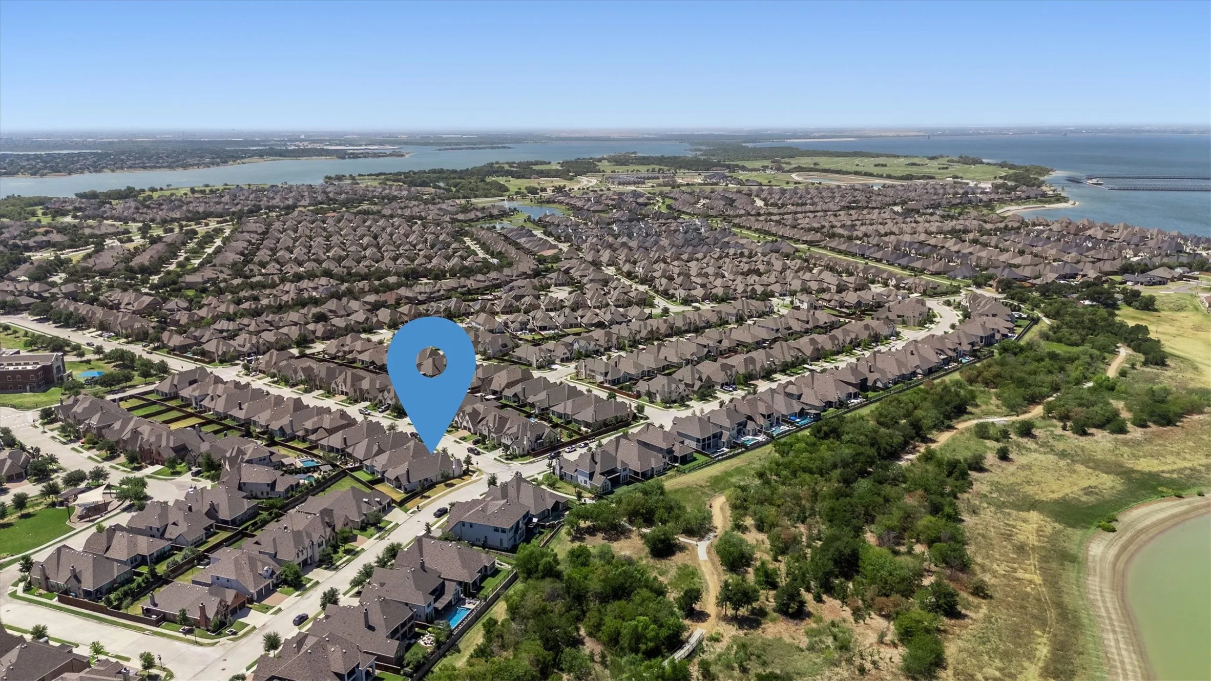 Single Family Residence For Sale in Denton County , 2901 Stonefield, The Colony, Texas 75056, 3 Bedroom, 4 Bathroom, 2 Garage spaces, 2,512 Sqft, built in 2019, mls#21362925, Real Estate Agent in The Colony, Homes For Sale in Denton county, Homes For Sale in The Colony, Realtor in The Colony Texas, Real Estate Brokerage Independent Realty Texas, Luminita Cordes Realtor
