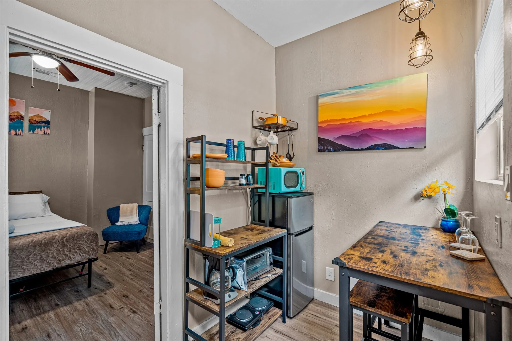 Single Family Residence For Sale in Dallas County , 719 Melba Street, Dallas, Texas 75208, 4 Bedroom, 3 Bathroom, Garage spaces, 1,304 Sqft, built in 1930, mls#21364693, Real Estate Agent in Dallas, Homes For Sale in Dallas county, Homes For Sale in Dallas, Realtor in Dallas Texas, Real Estate Brokerage Independent Realty Texas, Luminita Cordes Realtor