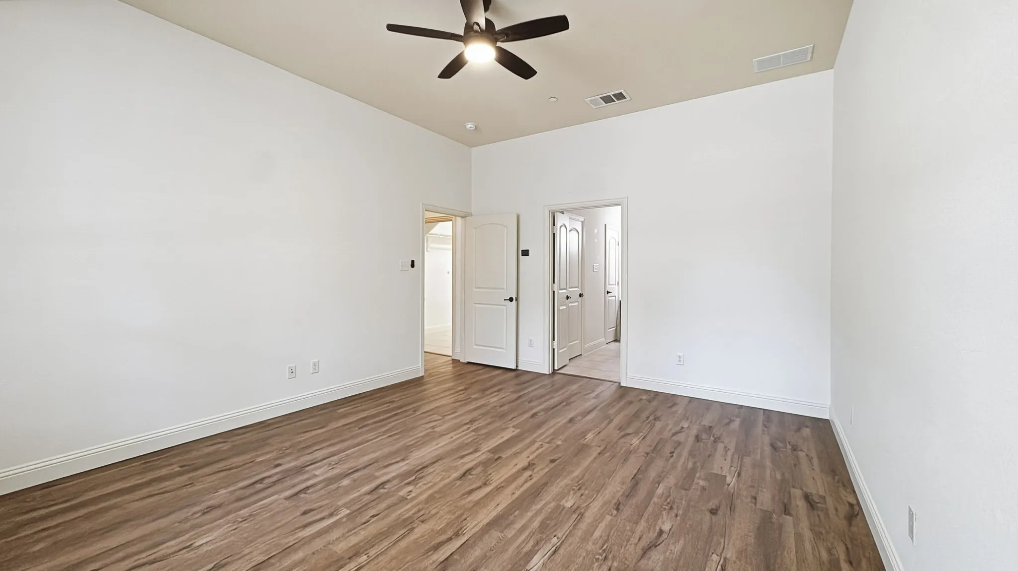 Townhouse For Sale in Dallas County , 6468 Love Drive, Irving, Texas 75039, 2 Bedroom, 4 Bathroom, 2 Garage spaces, 2,178 Sqft, built in 2010, mls#21364607, Real Estate Agent in Irving, Homes For Sale in Dallas county, Homes For Sale in Irving, Realtor in Irving Texas, Real Estate Brokerage Independent Realty Texas, Luminita Cordes Realtor