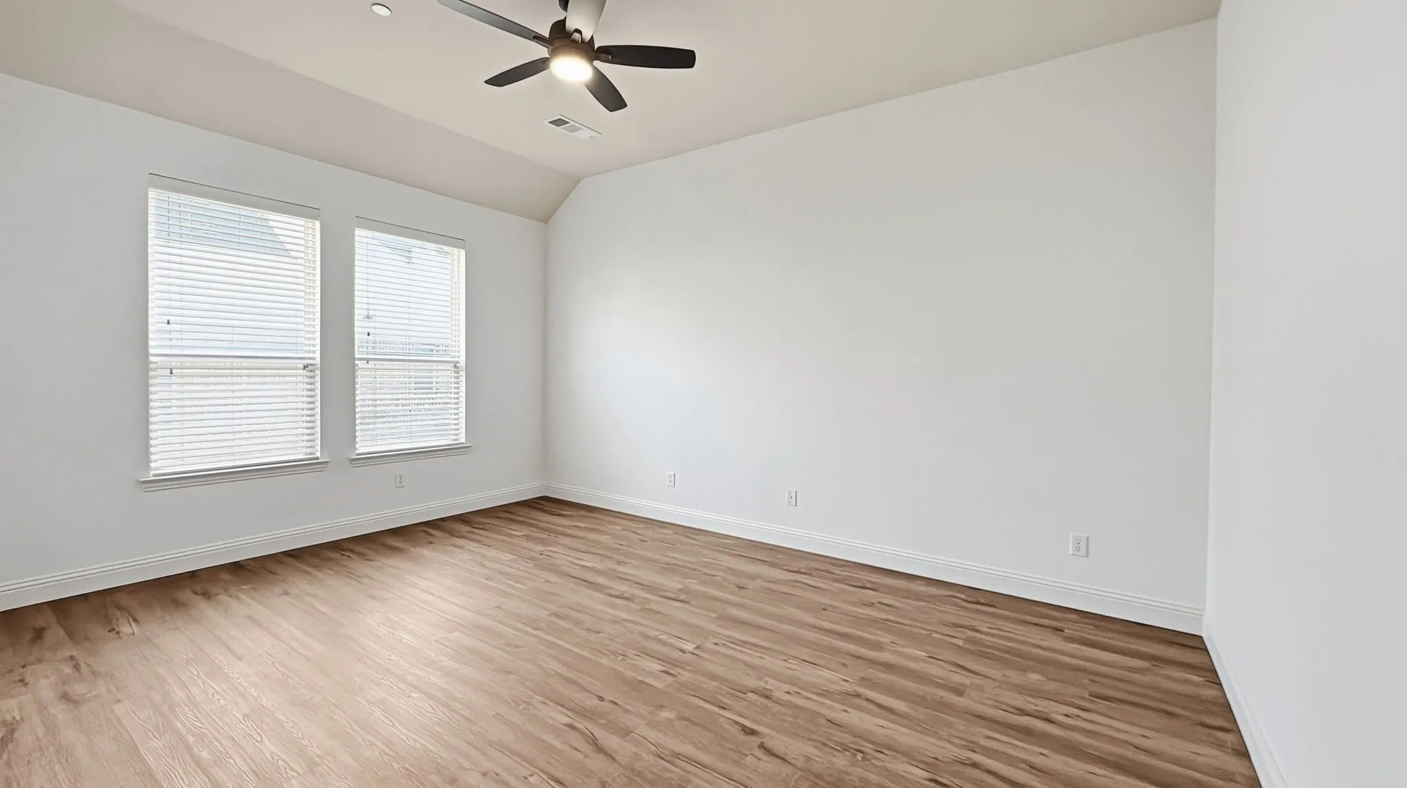Townhouse For Sale in Dallas County , 6468 Love Drive, Irving, Texas 75039, 2 Bedroom, 4 Bathroom, 2 Garage spaces, 2,178 Sqft, built in 2010, mls#21364607, Real Estate Agent in Irving, Homes For Sale in Dallas county, Homes For Sale in Irving, Realtor in Irving Texas, Real Estate Brokerage Independent Realty Texas, Luminita Cordes Realtor