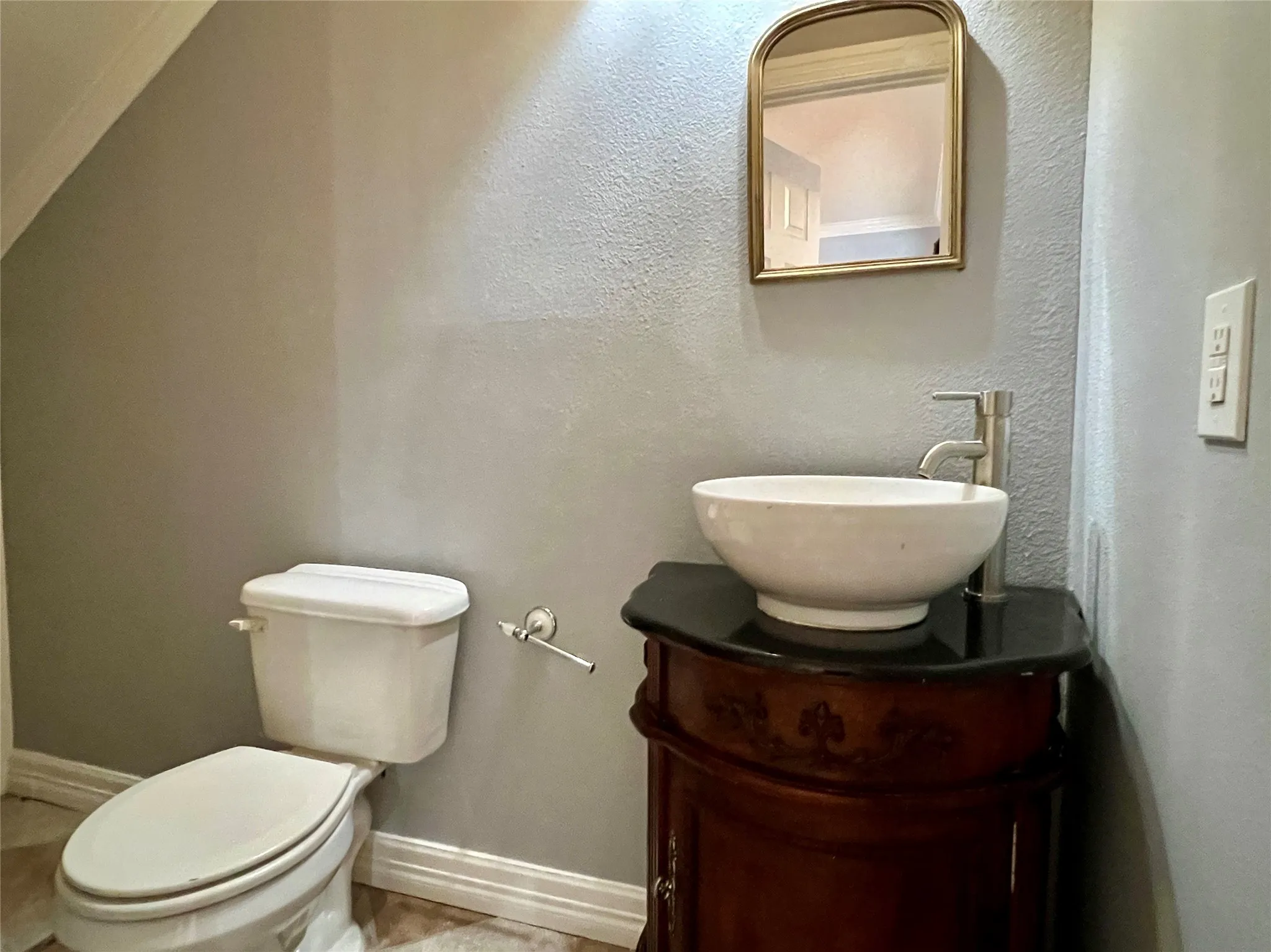 Duplex For Rent in Dallas County , 6019 La Vista Drive, Dallas, Texas 75206, 2 Bedroom, 2 Bathroom, 2 Garage spaces, 1,248 Sqft, built in 1935, mls#21364456, Real Estate Agent in Dallas, Homes For Rent in Dallas county, Homes For Rent in Dallas, Realtor in Dallas Texas, Real Estate Brokerage Independent Realty Texas, Luminita Cordes Realtor
