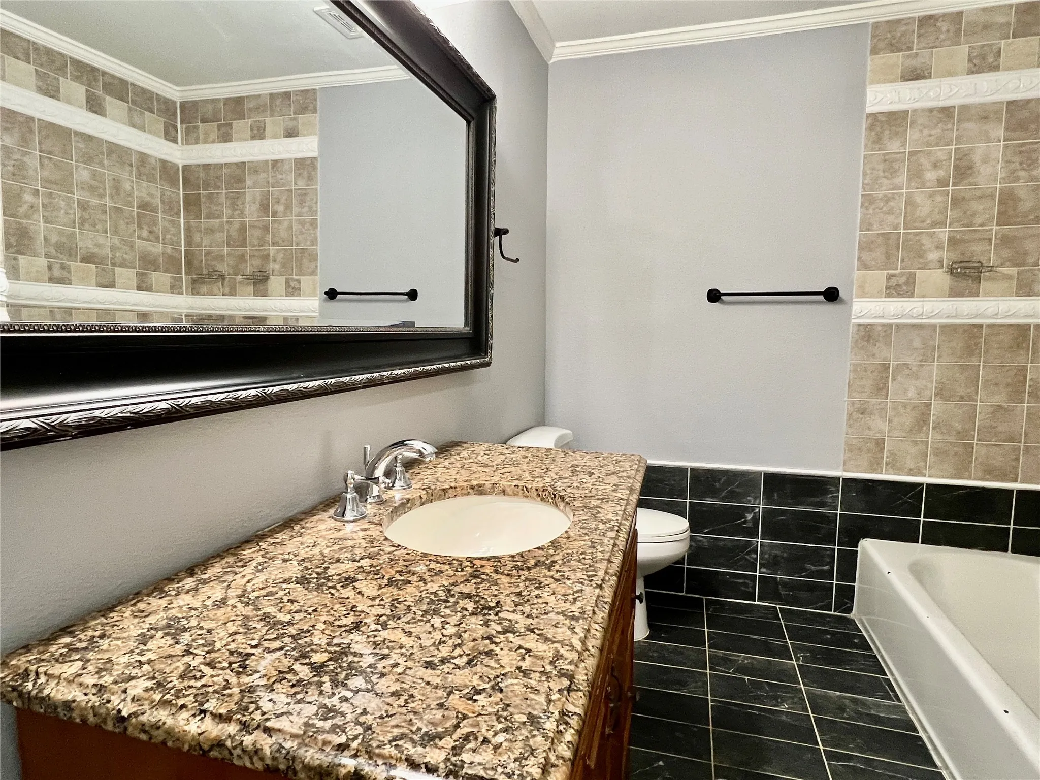 Duplex For Rent in Dallas County , 6019 La Vista Drive, Dallas, Texas 75206, 2 Bedroom, 2 Bathroom, 2 Garage spaces, 1,248 Sqft, built in 1935, mls#21364456, Real Estate Agent in Dallas, Homes For Rent in Dallas county, Homes For Rent in Dallas, Realtor in Dallas Texas, Real Estate Brokerage Independent Realty Texas, Luminita Cordes Realtor