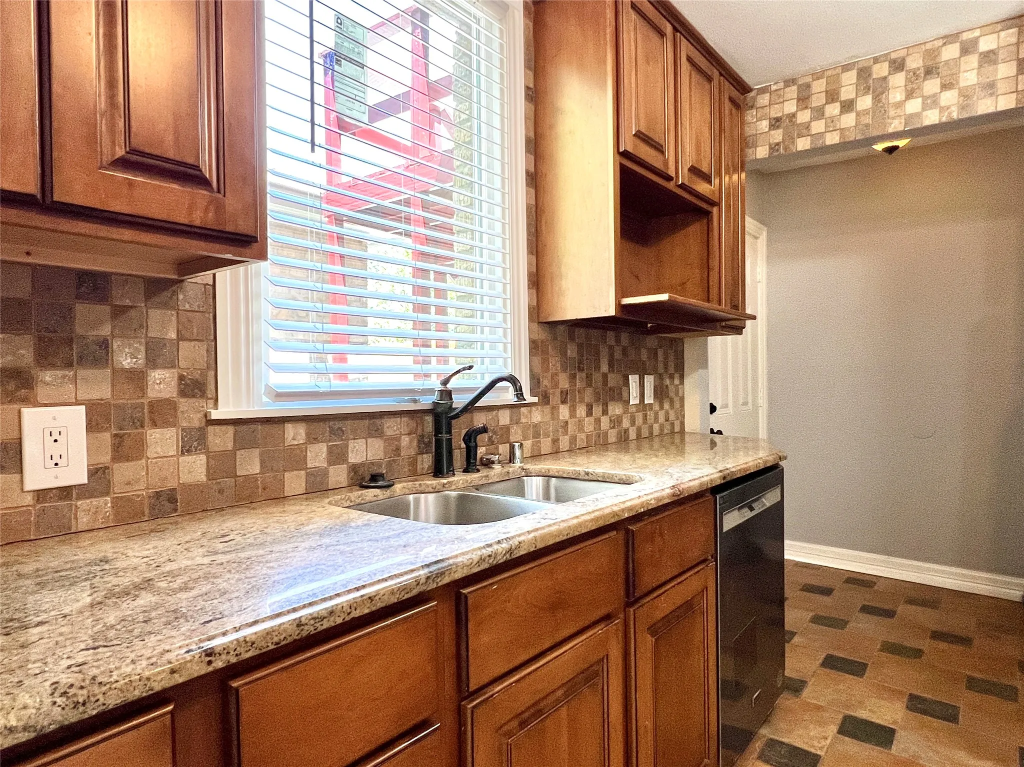 Duplex For Rent in Dallas County , 6019 La Vista Drive, Dallas, Texas 75206, 2 Bedroom, 2 Bathroom, 2 Garage spaces, 1,248 Sqft, built in 1935, mls#21364456, Real Estate Agent in Dallas, Homes For Rent in Dallas county, Homes For Rent in Dallas, Realtor in Dallas Texas, Real Estate Brokerage Independent Realty Texas, Luminita Cordes Realtor