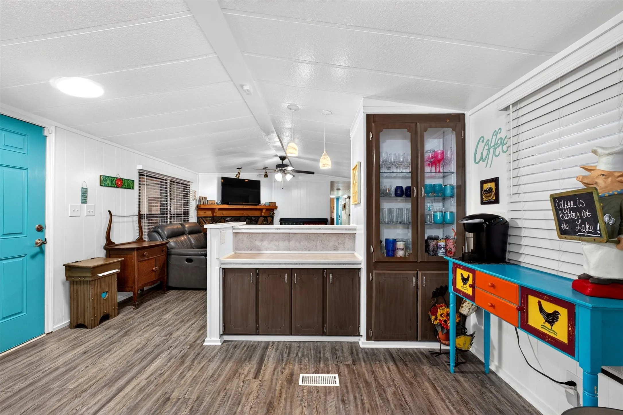 Spacious eat in kitchen