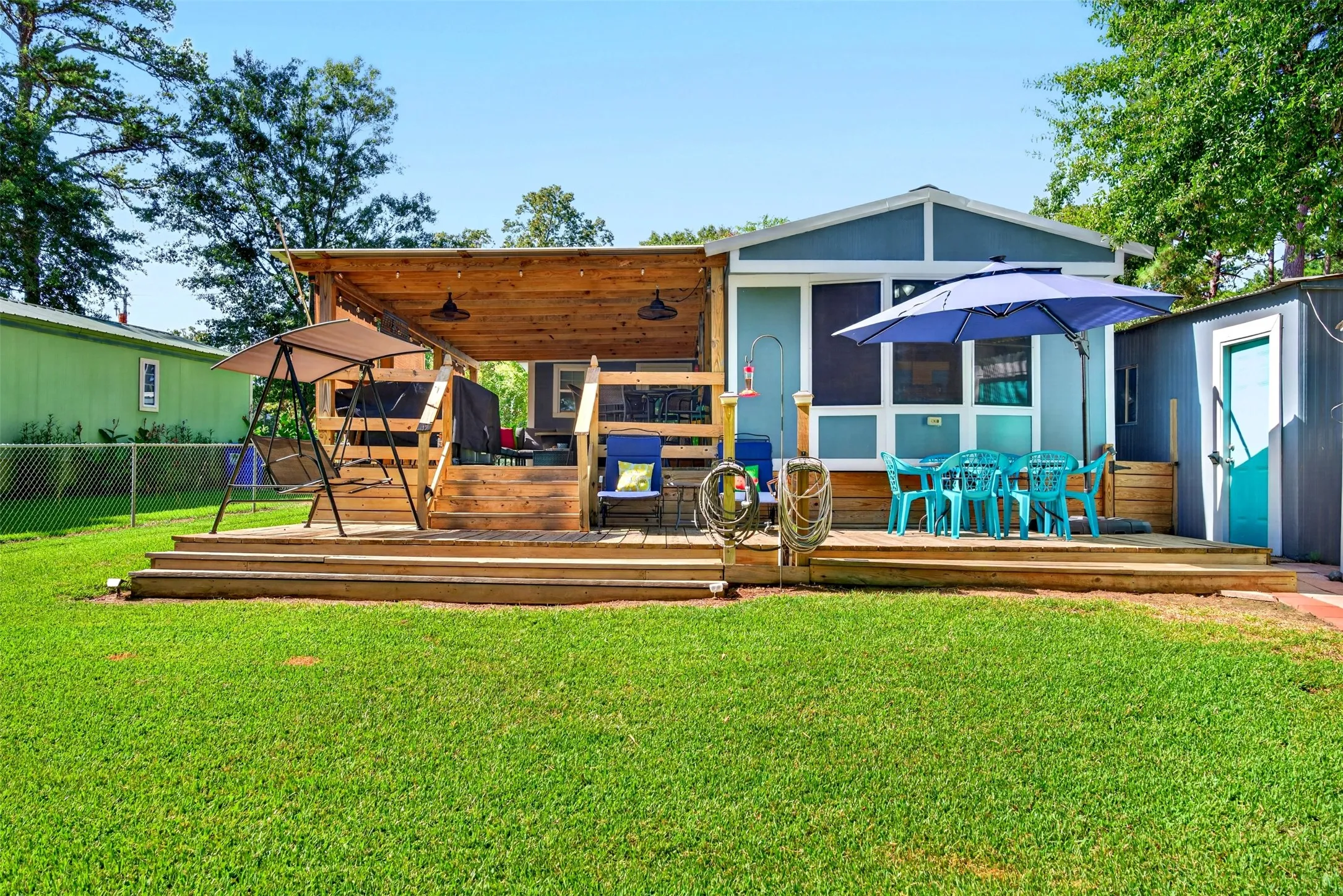 Mobile Home For Sale in Henderson County , 21165 Charina Circle, Chandler, Texas 75758, 2 Bedroom, 2 Bathroom, 1 Garage spaces, 1,426 Sqft, built in 1984, mls#21363658, Real Estate Agent in Chandler, Homes For Sale in Henderson county, Homes For Sale in Chandler, Realtor in Chandler Texas, Real Estate Brokerage Independent Realty Texas, Luminita Cordes Realtor